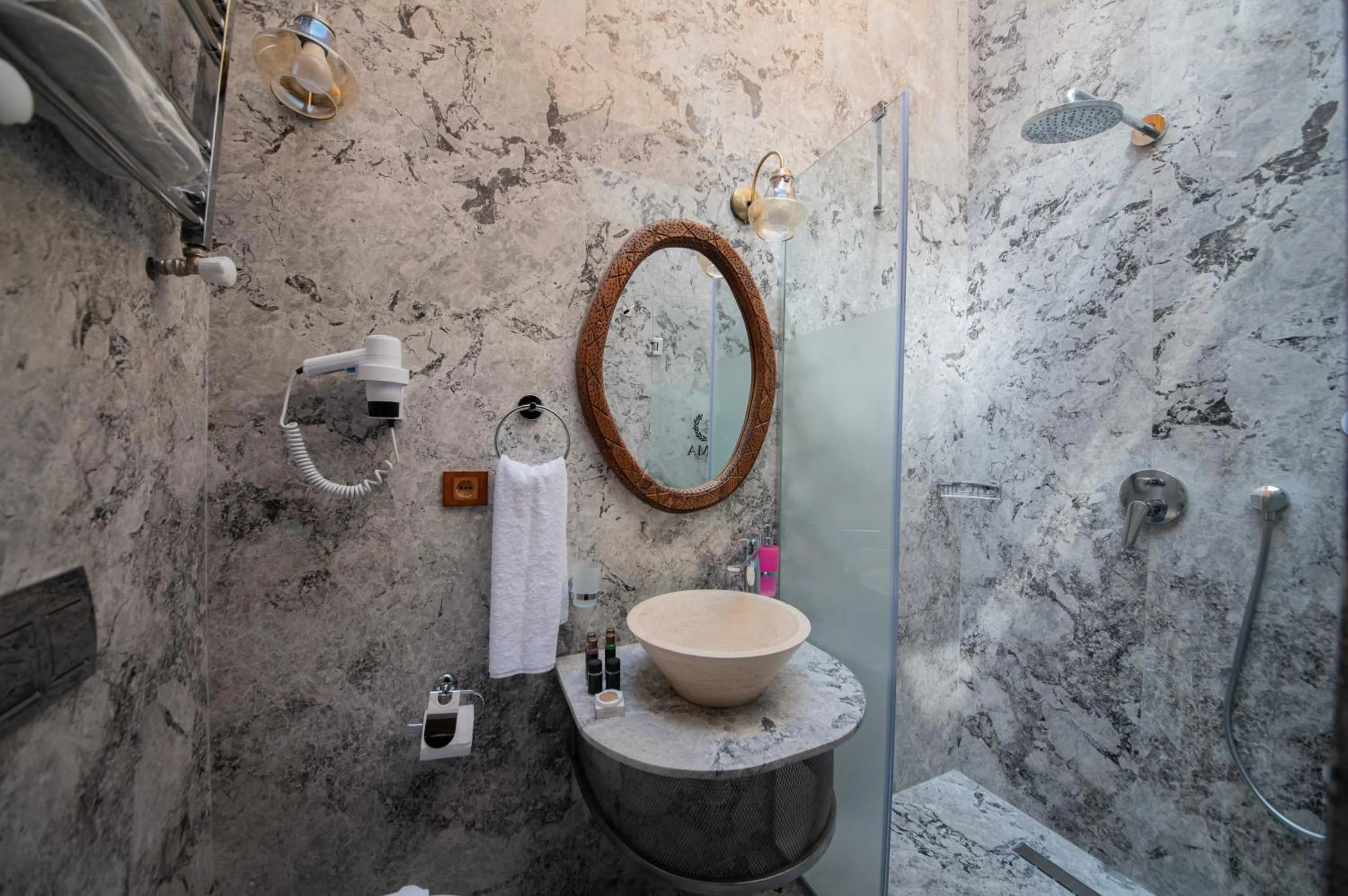 Bathroom in Roma Cave Suite