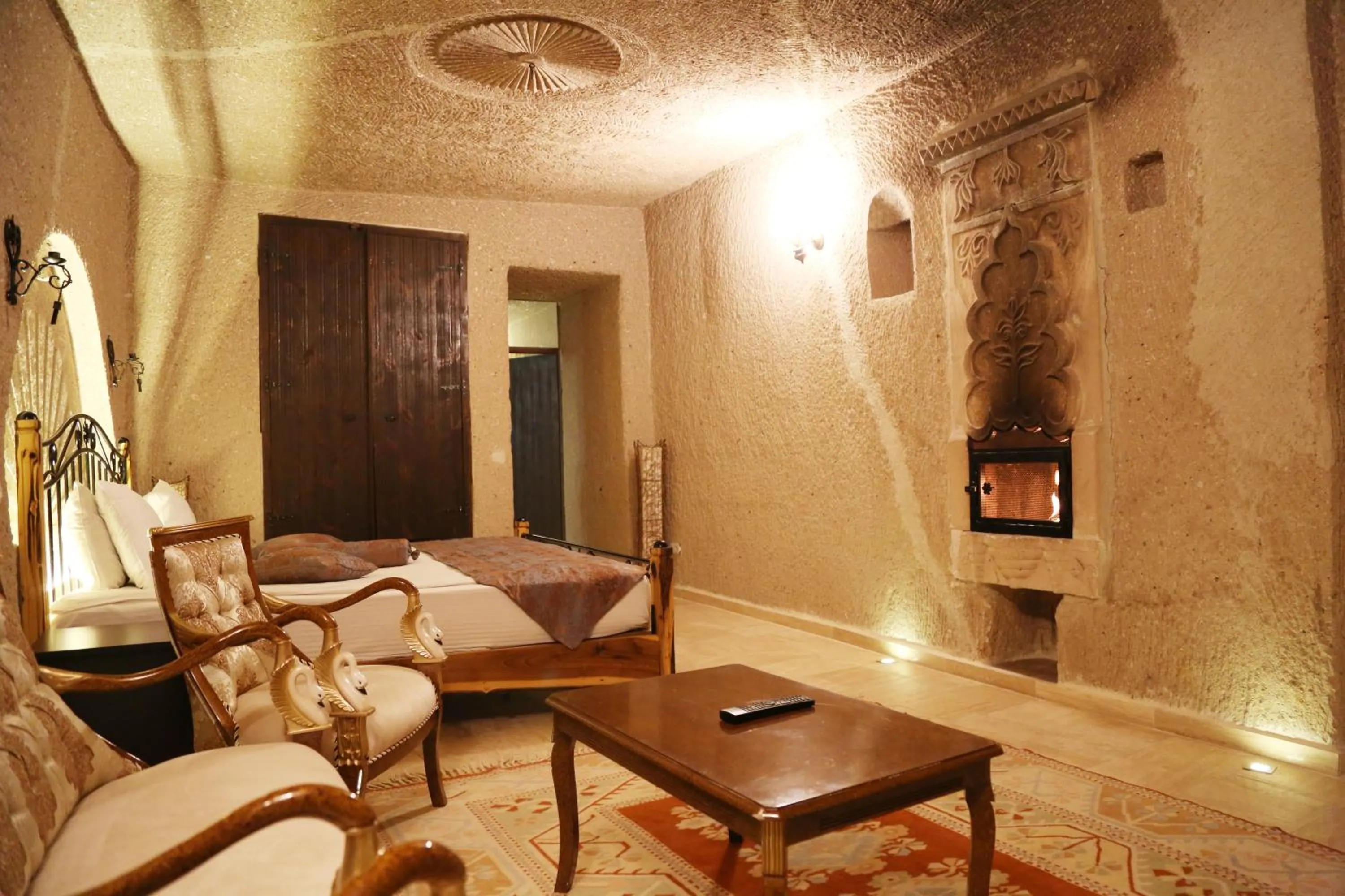 Photo of the whole room in Roma Cave Suite