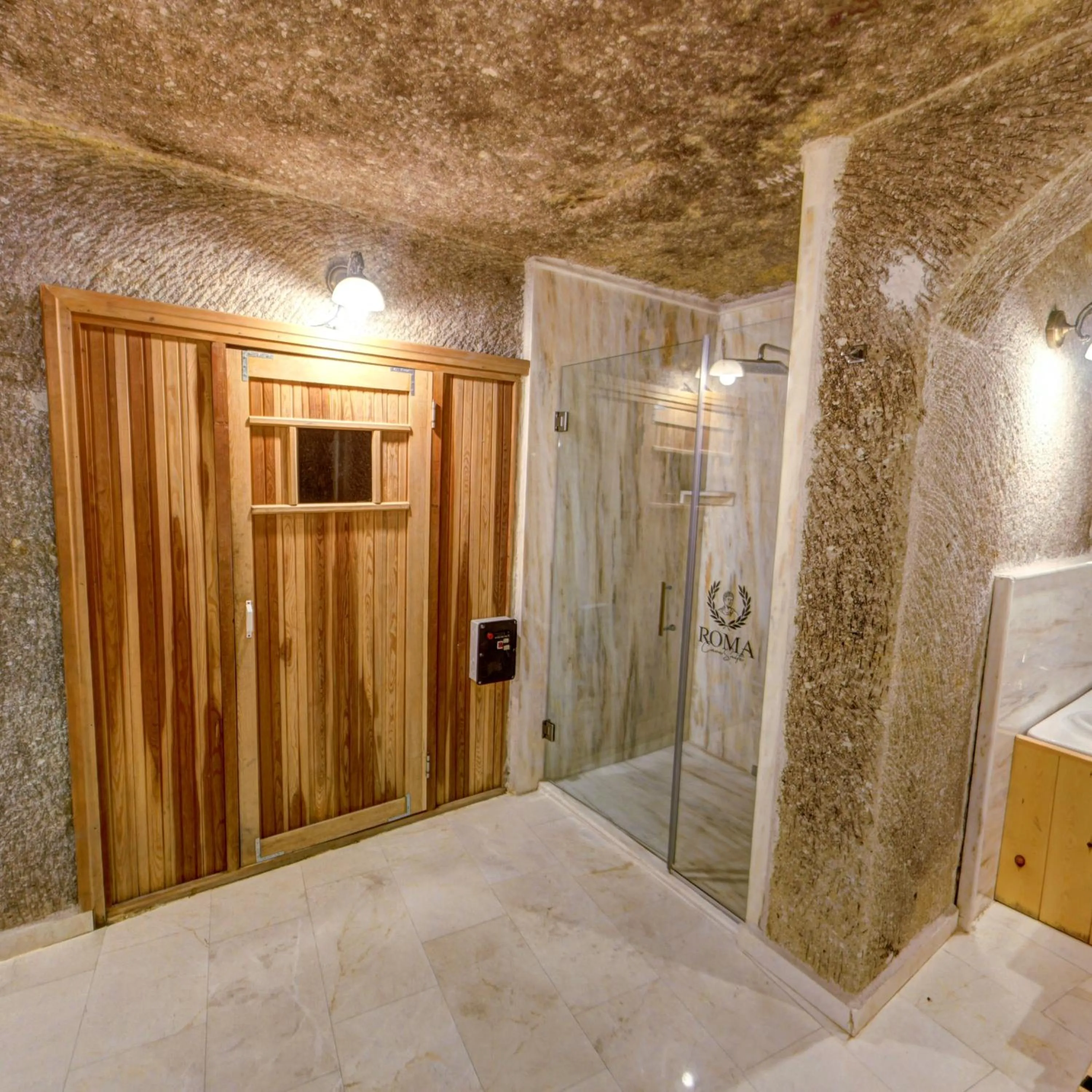 Sauna in Roma Cave Suite