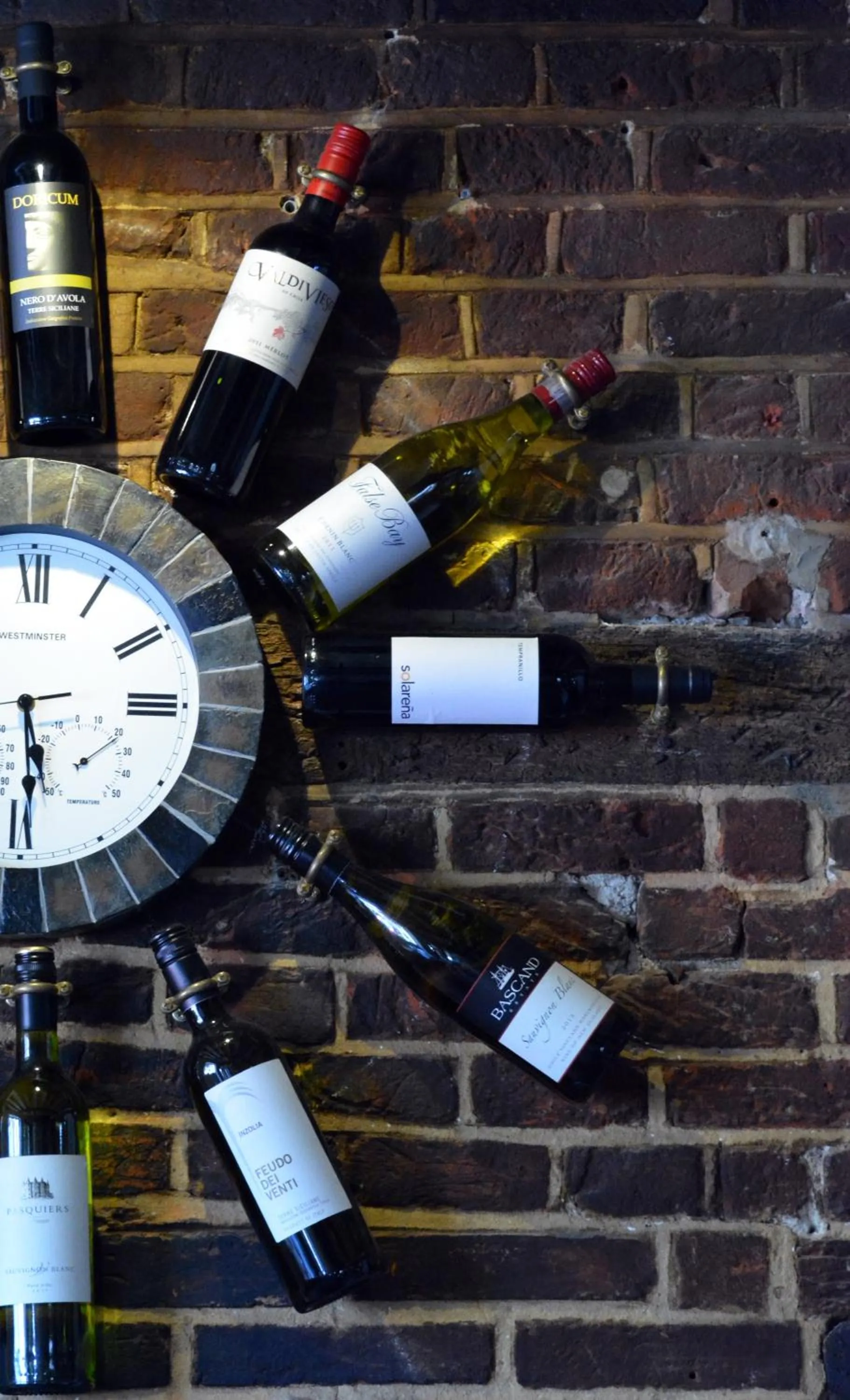 The Greyhound on the Test Hotel