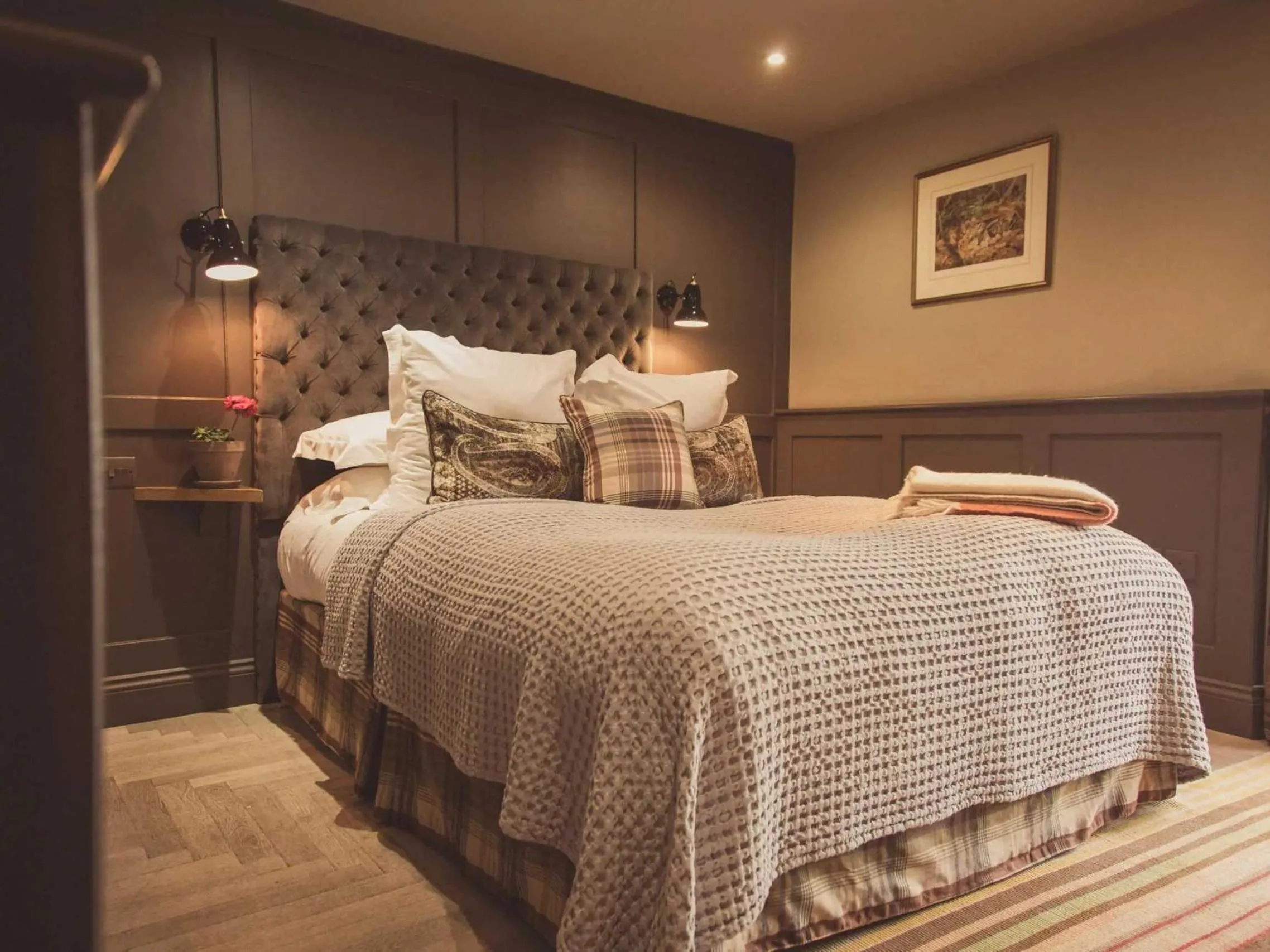 Bed in The Greyhound on the Test Hotel