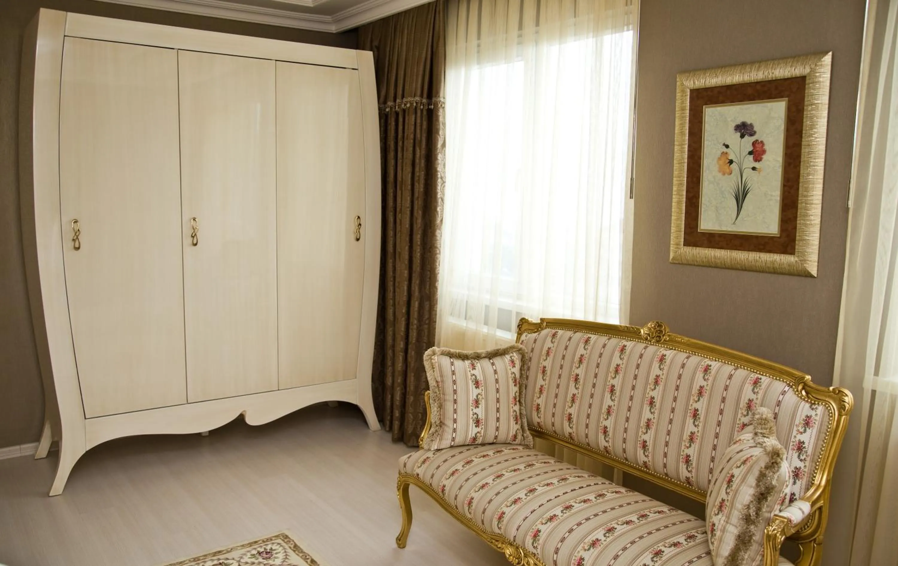 Living room in Grand Atakum Hotel