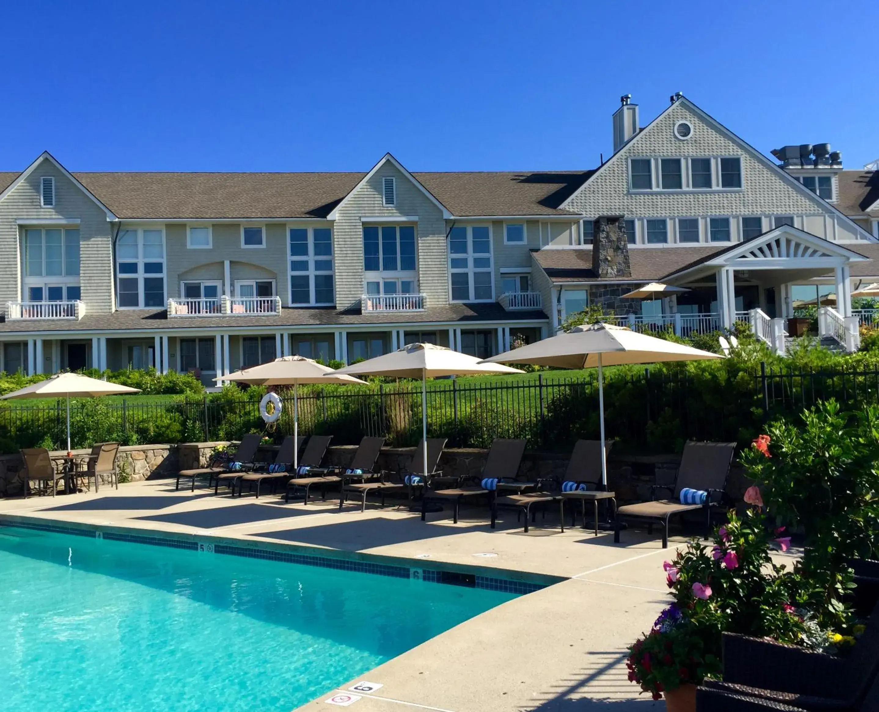 Property Building in Inn By the Sea