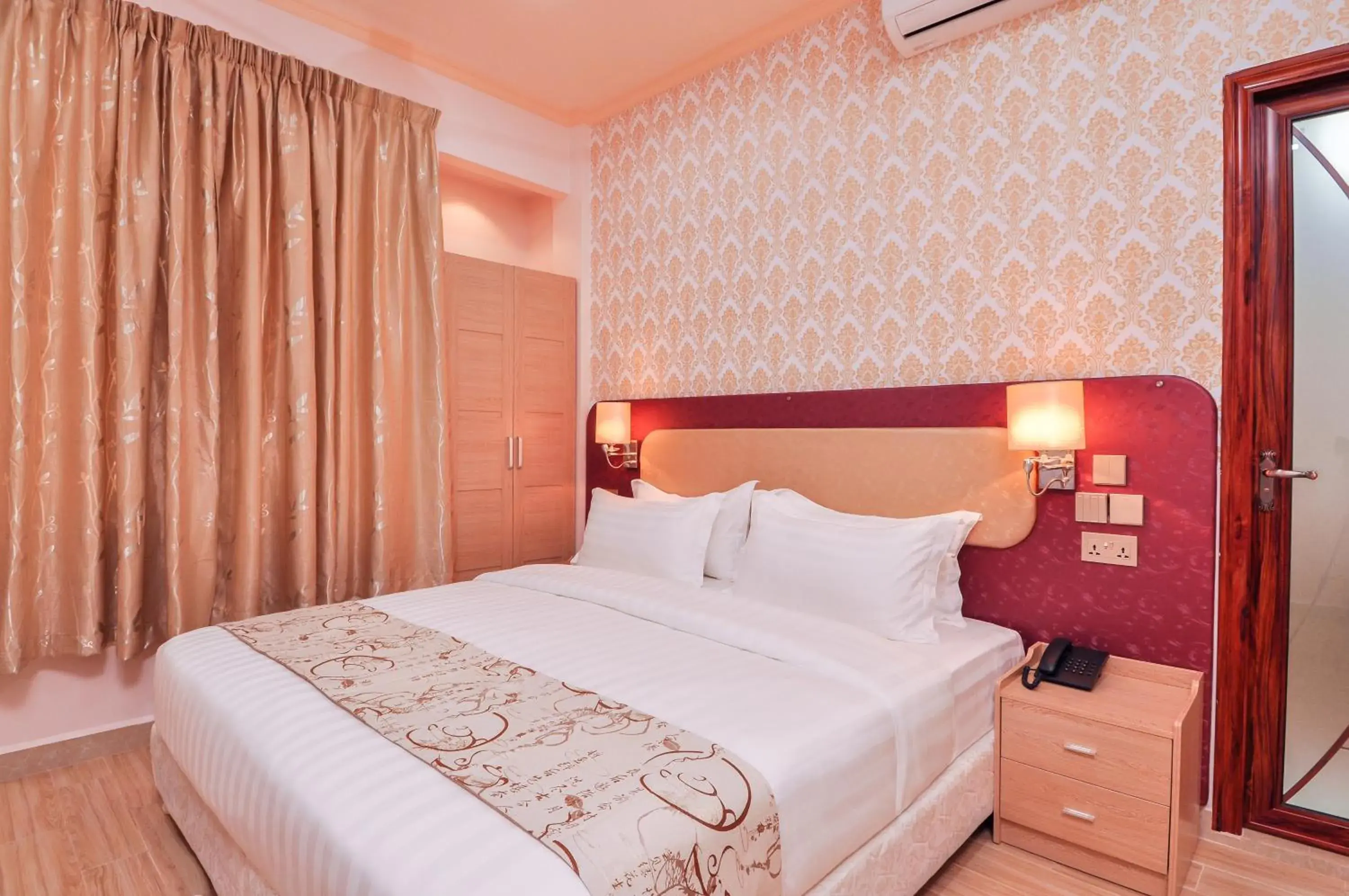 Bed in Sunrise Beach Bed in Sunrise Beach