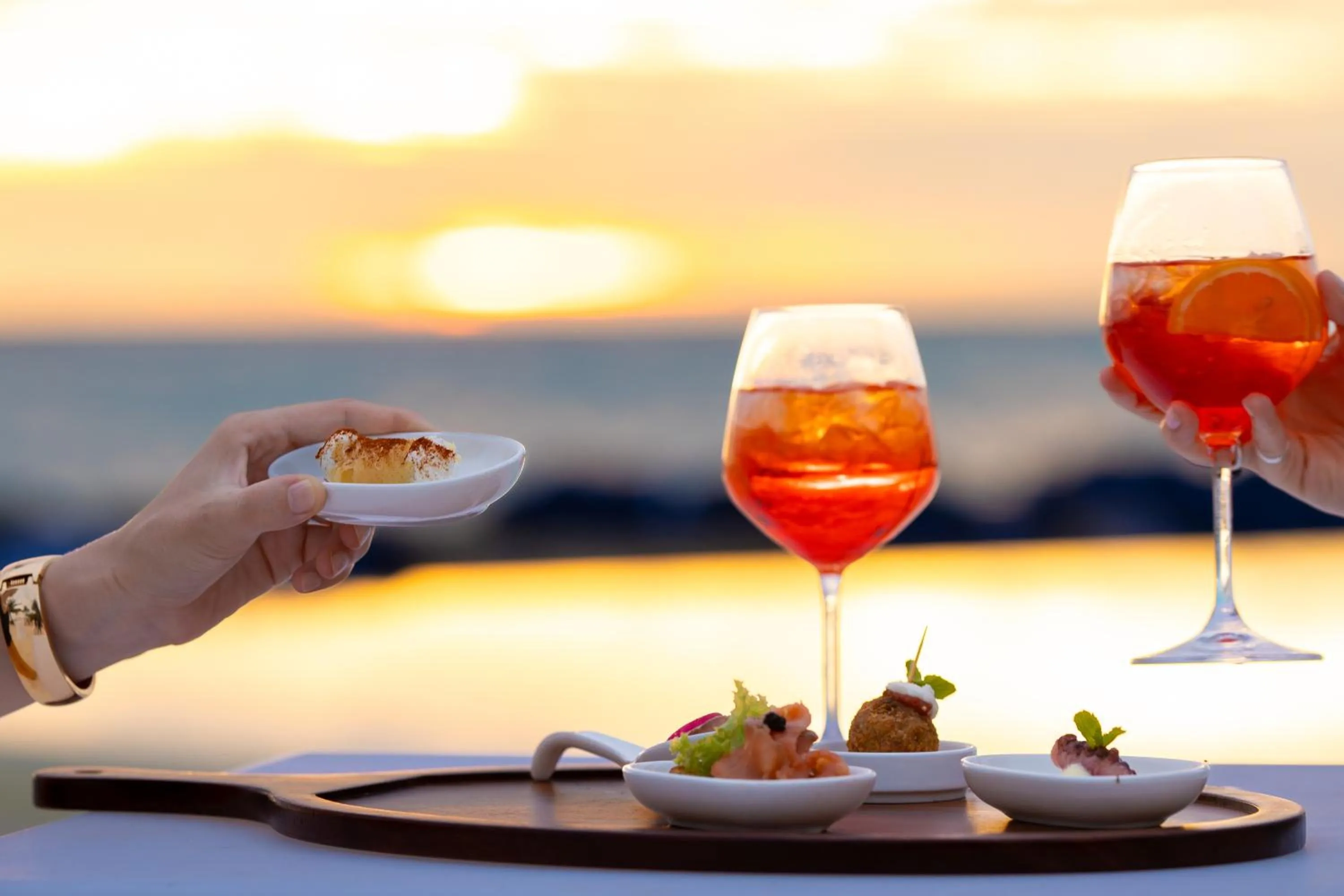 Food and drinks in Baglioni Resort Maldives - Luxury All Inclusive