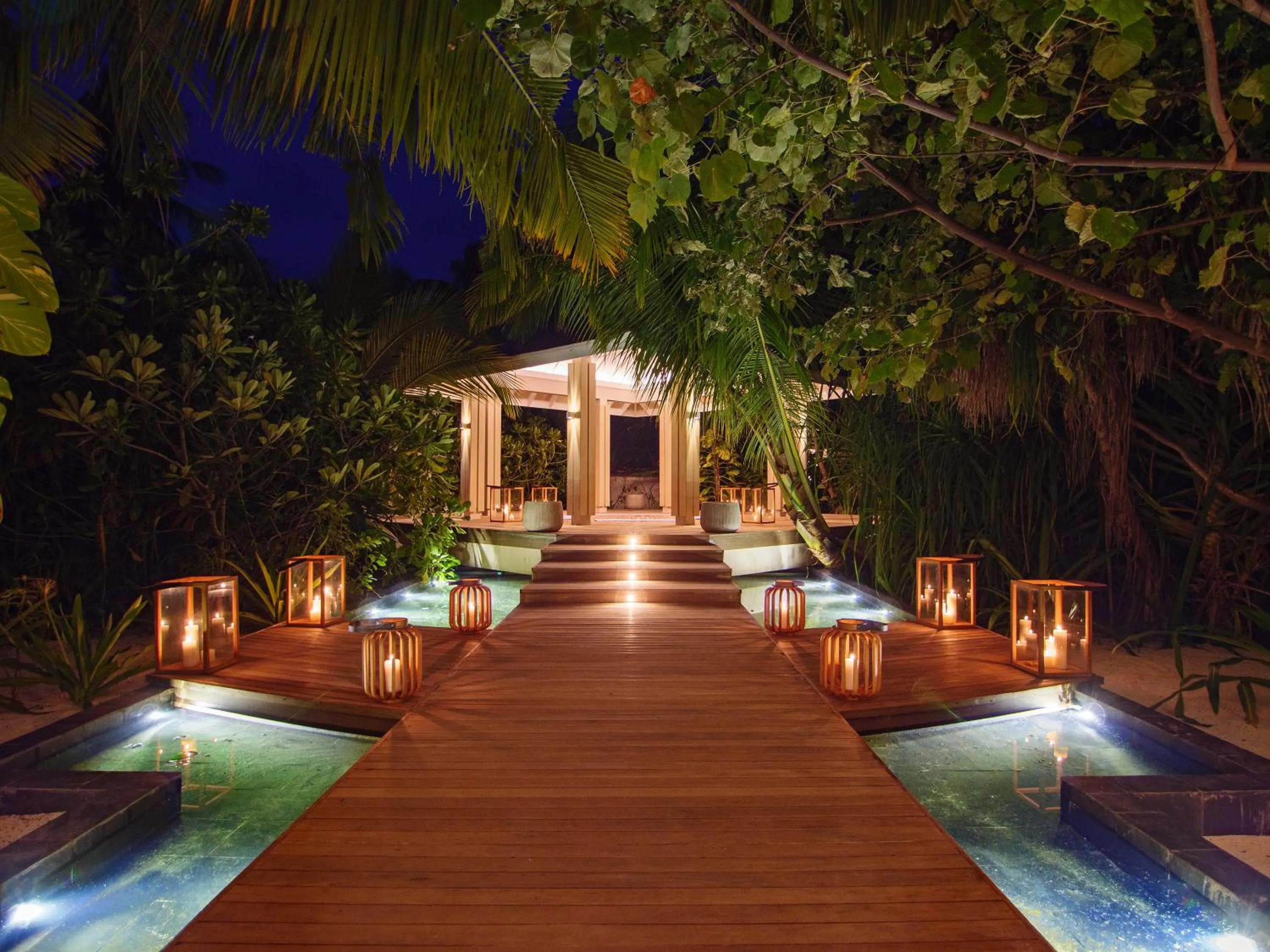 Night in Baglioni Resort Maldives - Luxury All Inclusive