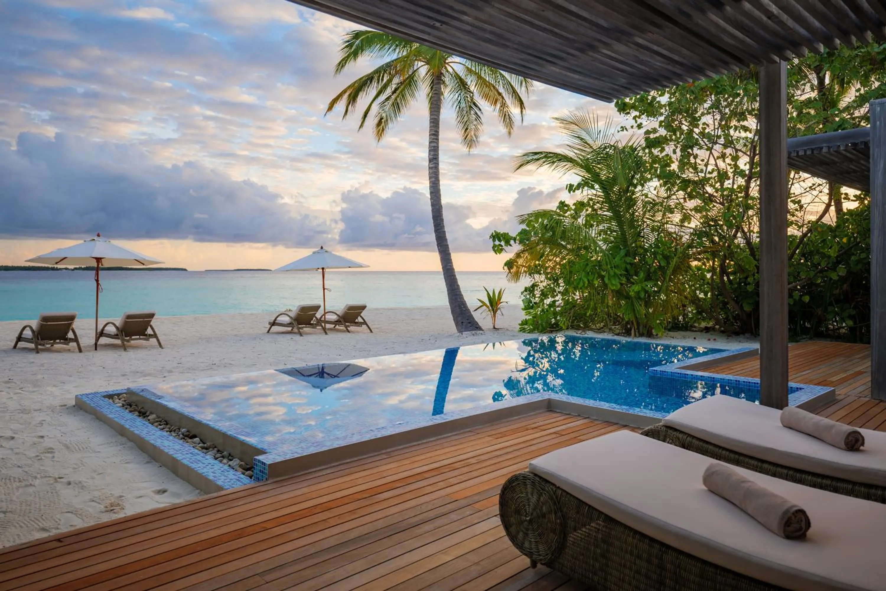 Swimming pool in Baglioni Resort Maldives - Luxury All Inclusive