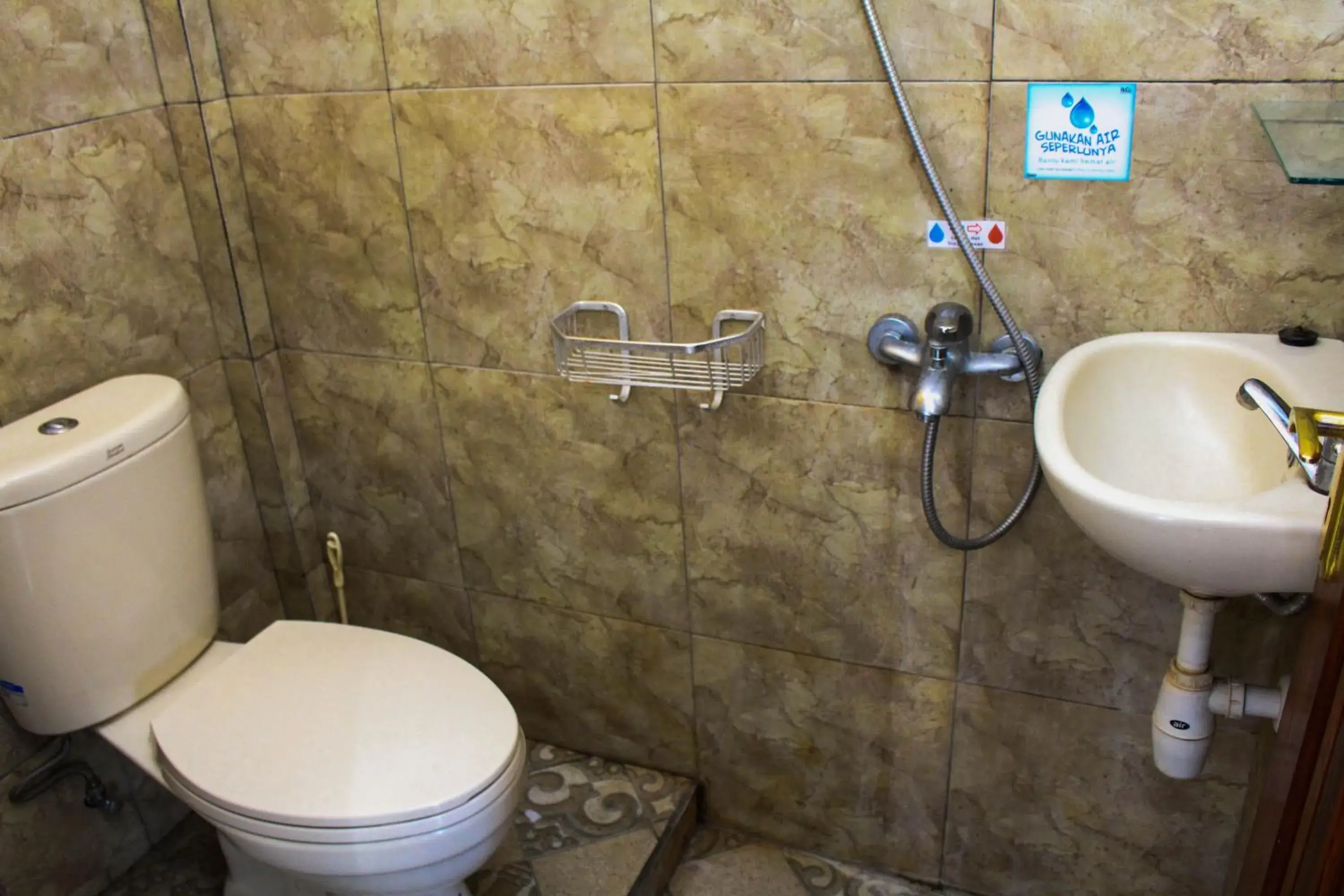 Standard Twin Room - single occupancy in Hotel Edelweis 2 Bajawa Standard Twin Room - single occupancy in Hotel Edelweis 2 Bajawa