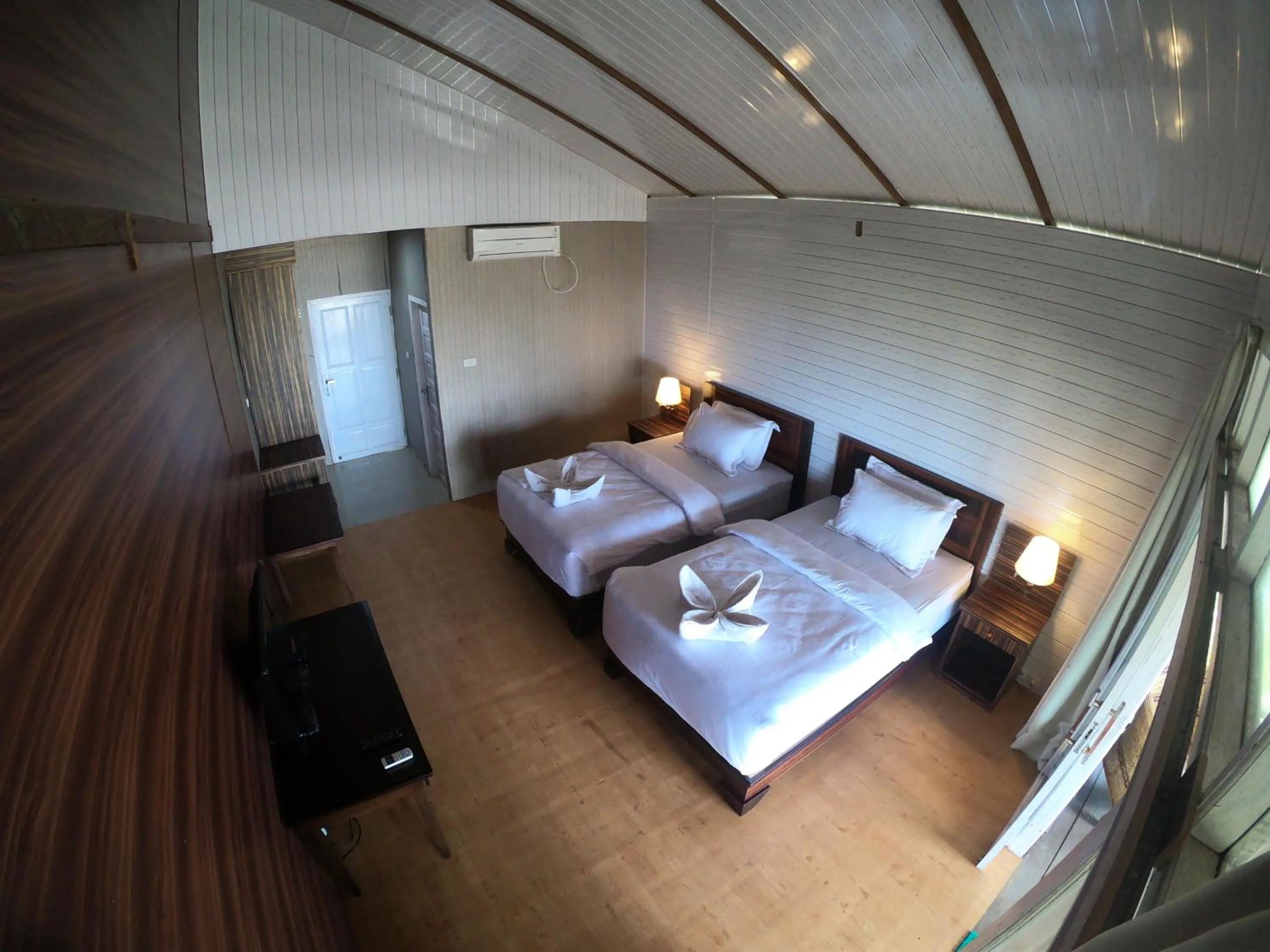Bed in BatuRundung Surf Resort