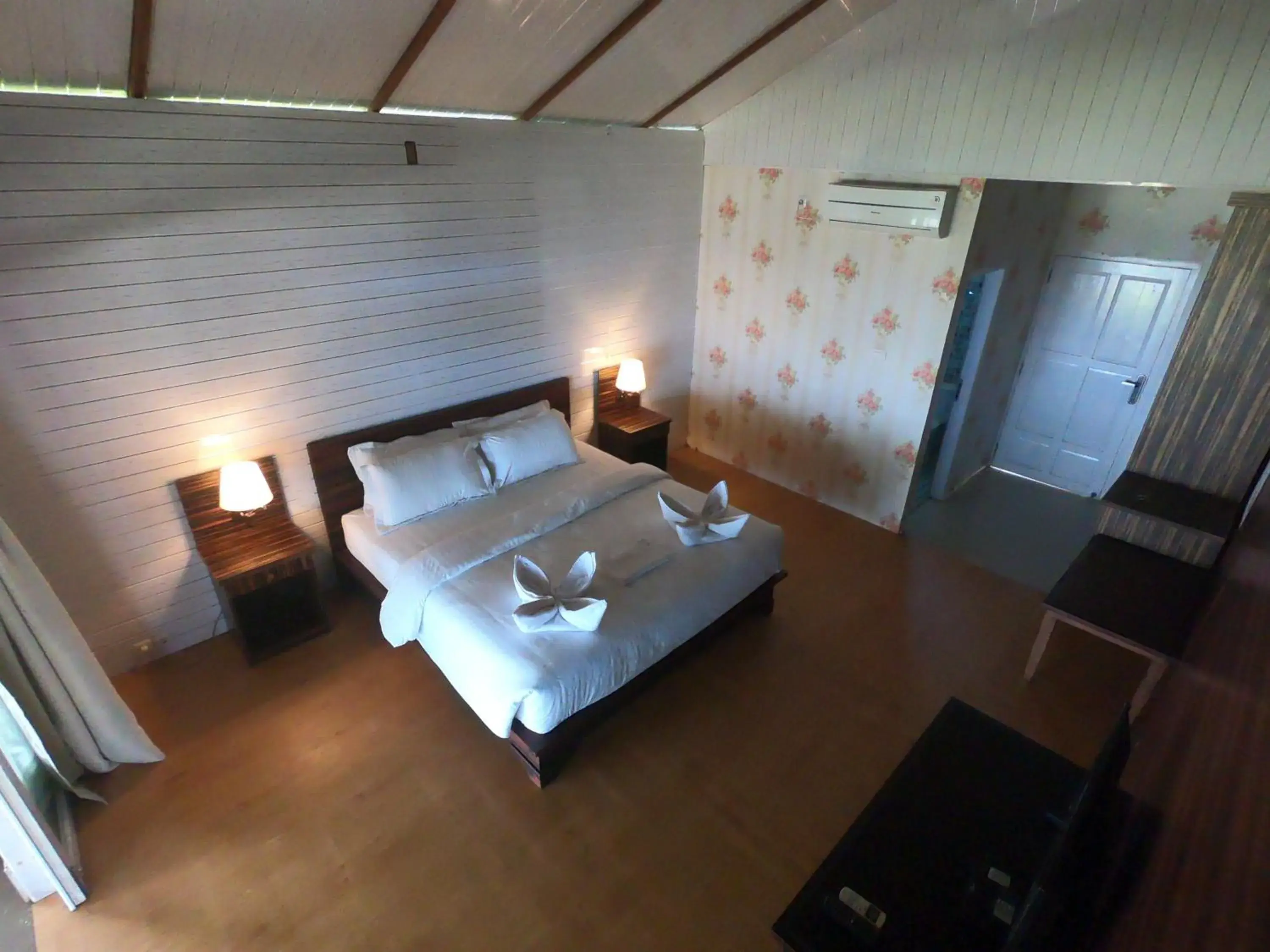 Deluxe Double or Twin Room in BatuRundung Surf Resort Deluxe Double or Twin Room in BatuRundung Surf Resort