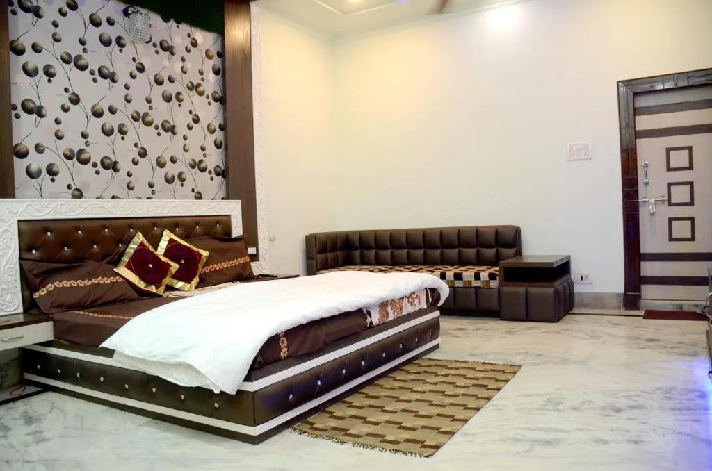 Bed in Taj Square A luxurious family homestay