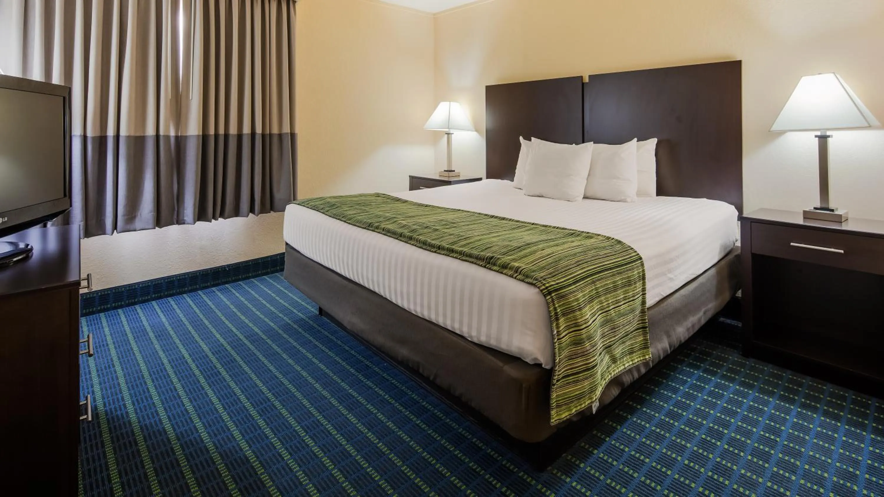 Bedroom, Bed in Best Western Parkside Inn