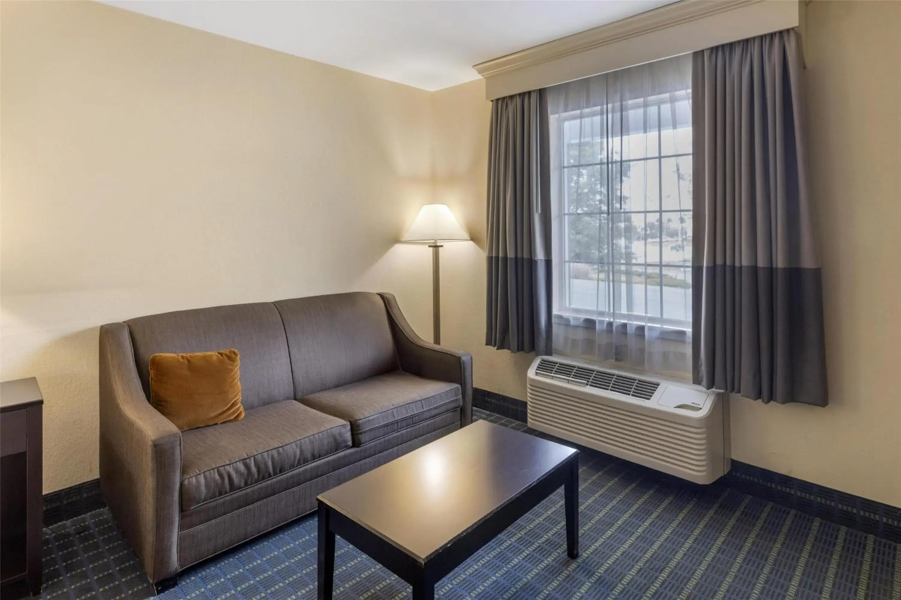 Bedroom in Best Western Parkside Inn Bedroom in Best Western Parkside Inn