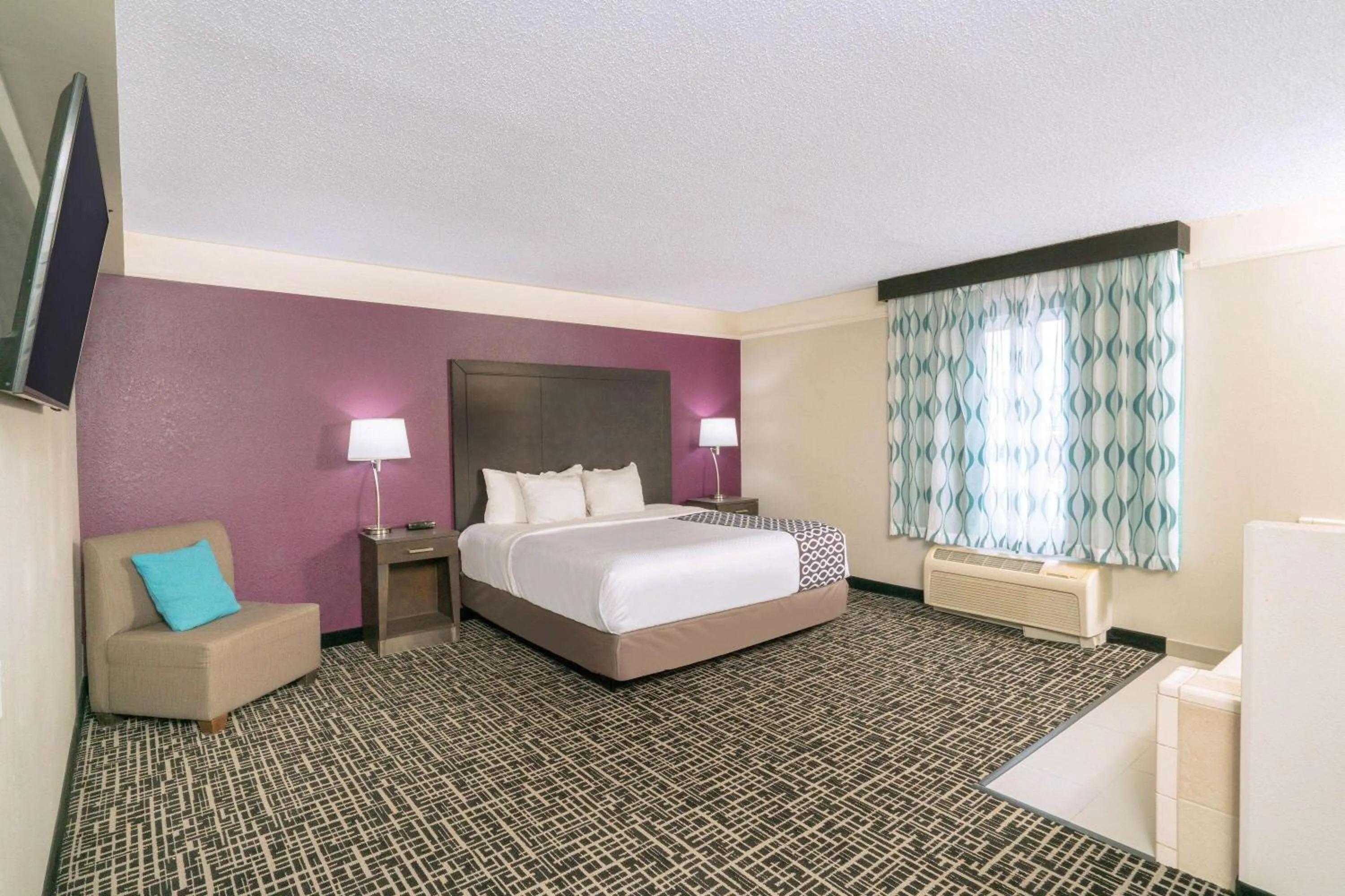 Bed in La Quinta by Wyndham Latham Albany Airport