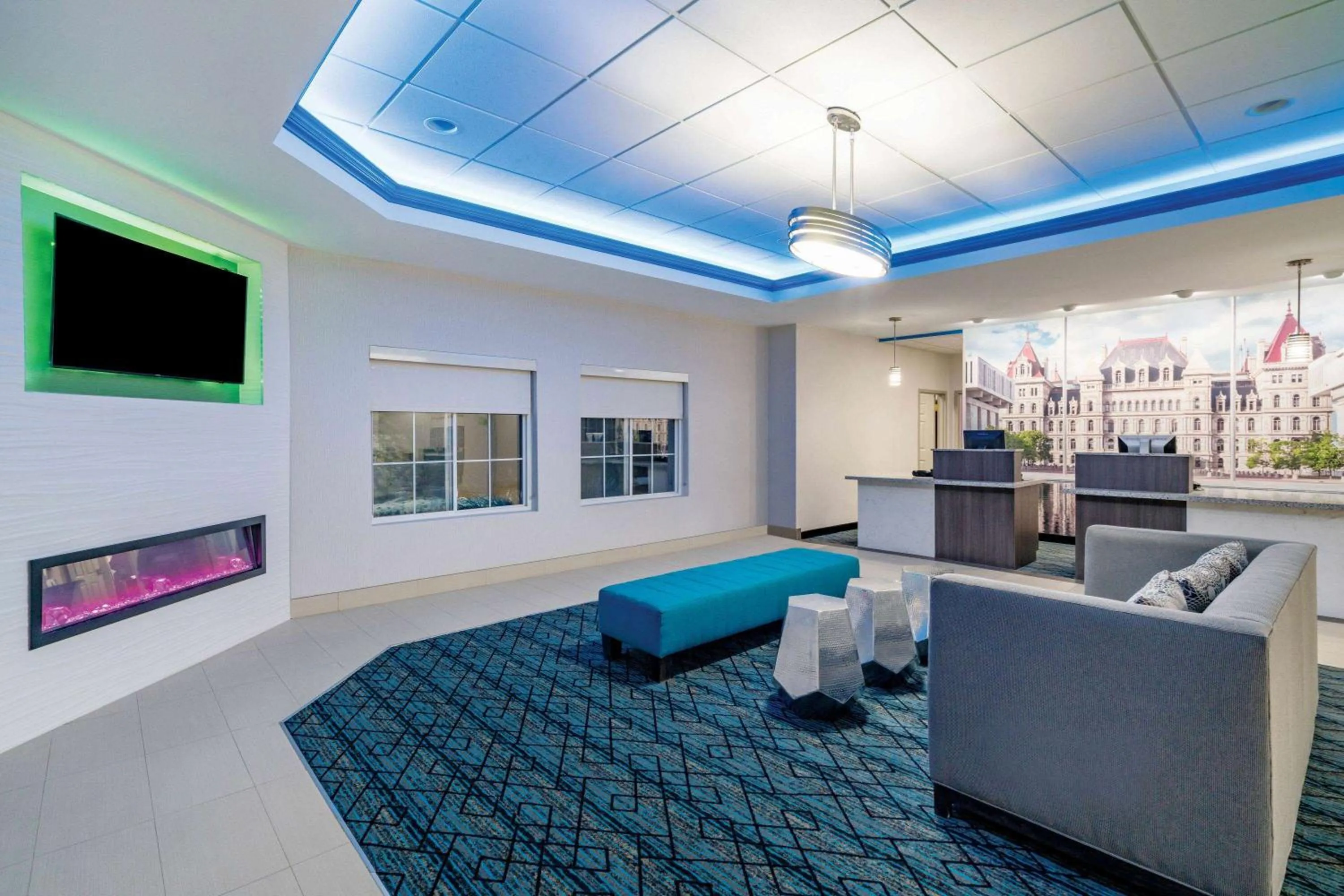 Lobby or reception in La Quinta by Wyndham Latham Albany Airport