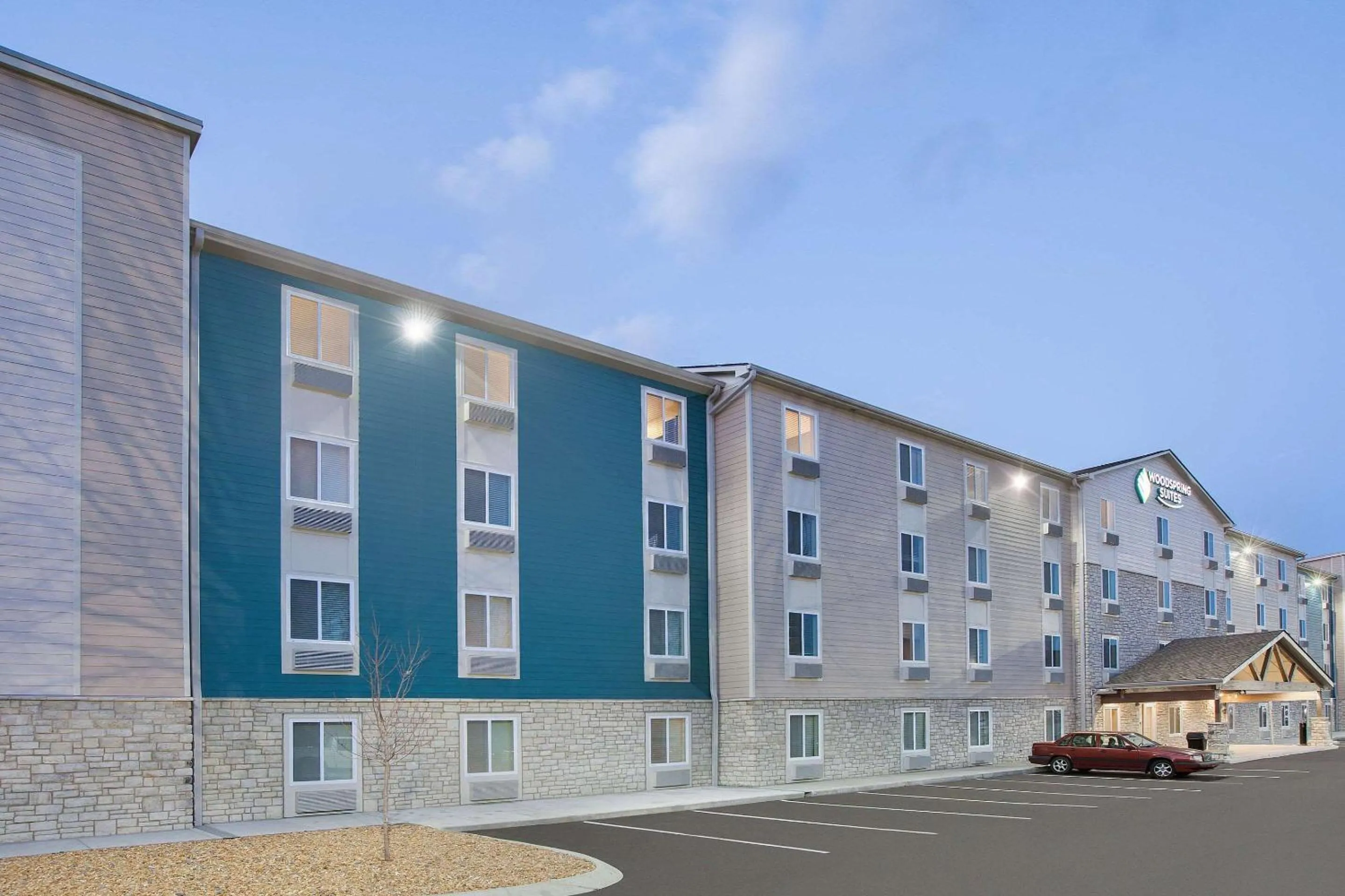 Property building in WoodSpring Suites Nashville near Rivergate