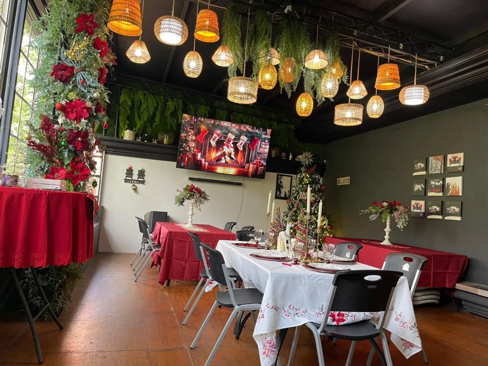 Communal lounge/ TV room in Refugio de la Montaña B&B