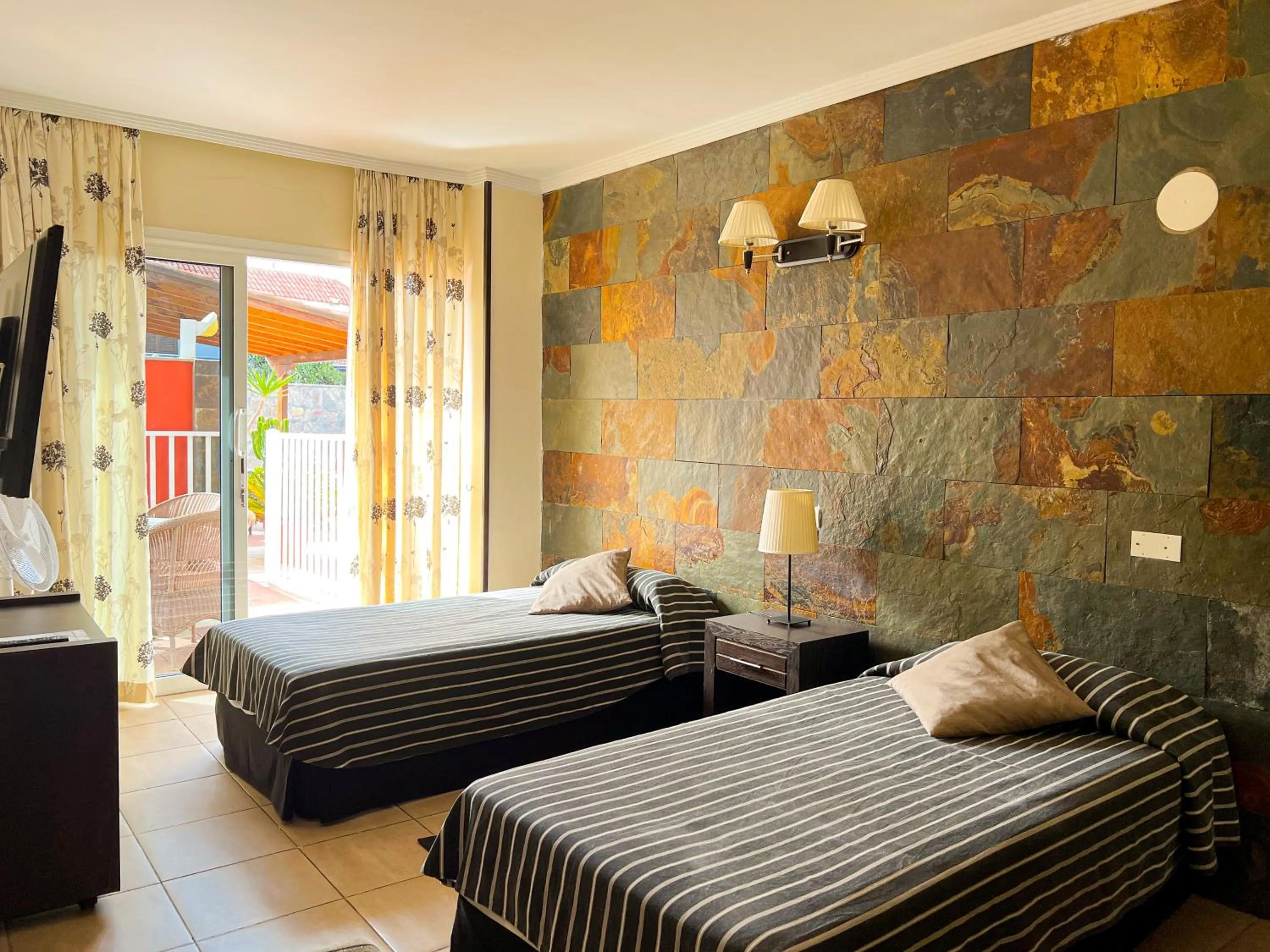 Bedroom, Bed in Hotel La Aldea Suites