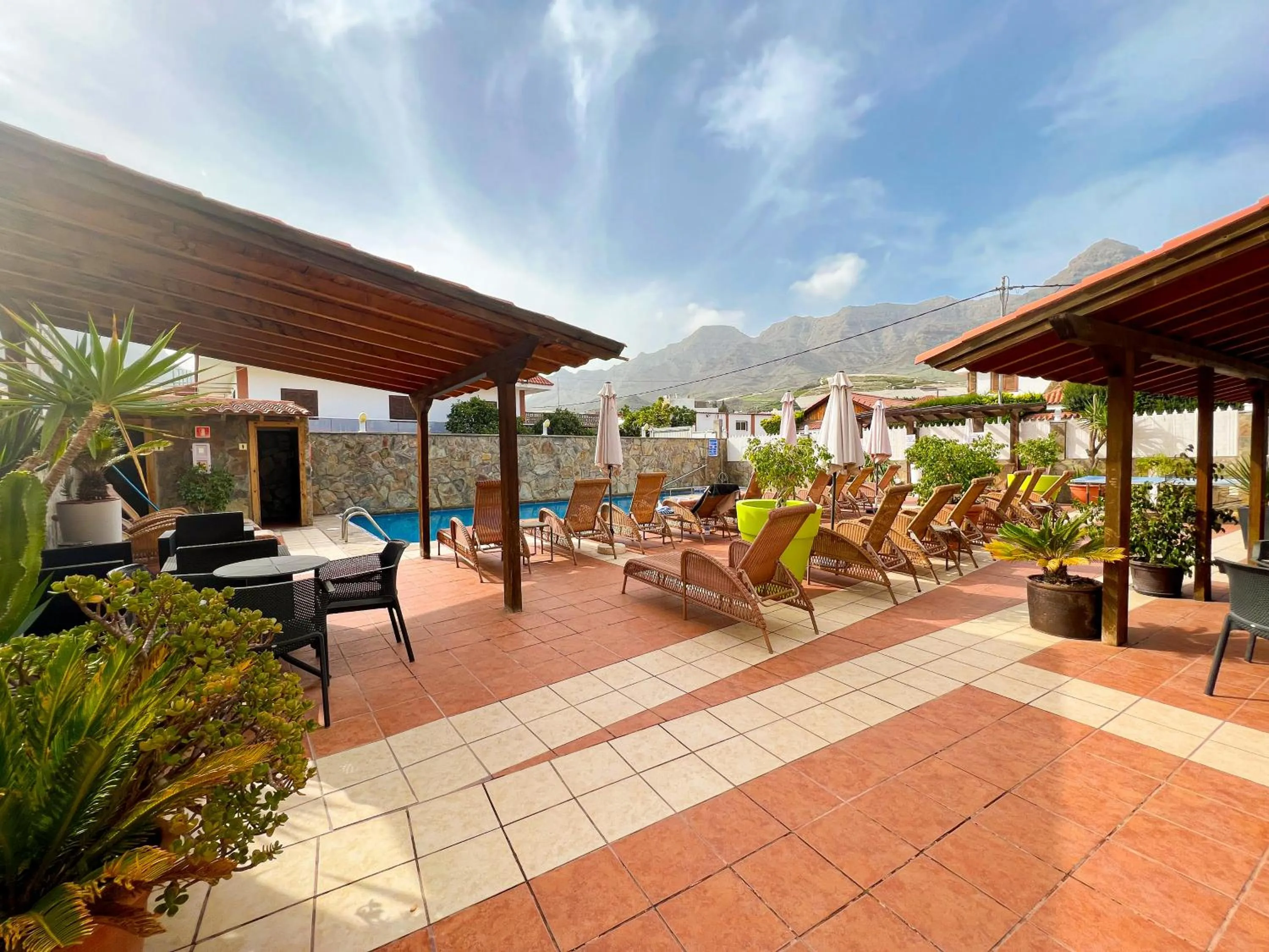 Solarium in Hotel La Aldea Suites