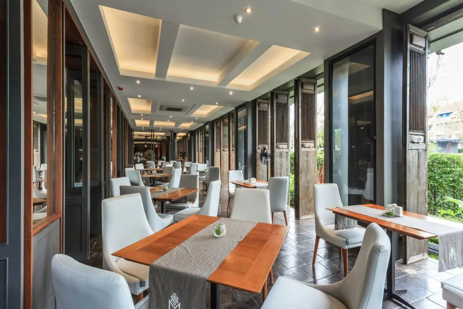 Restaurant/places to eat in Marine Beach Hotel Pattaya - SHA Plus Restaurant/places to eat in Marine Beach Hotel Pattaya - SHA Plus