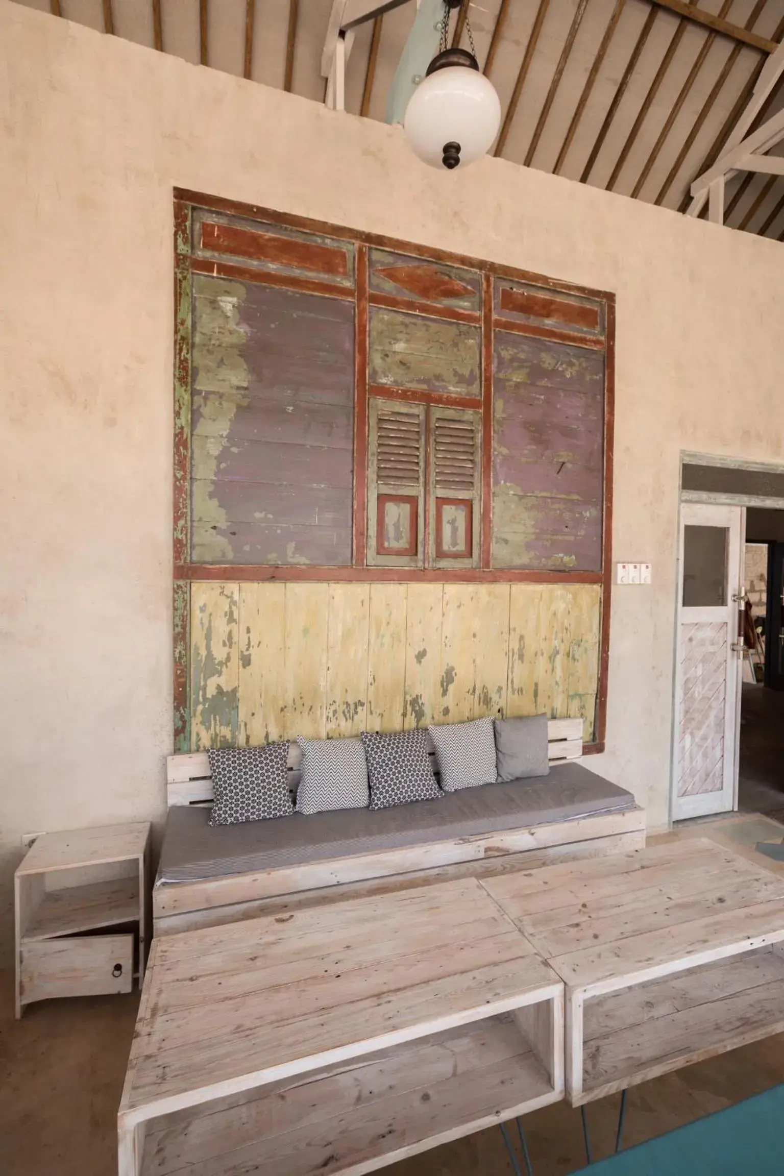 Restaurant/places to eat in La Roja Bungalows Restaurant/places to eat in La Roja Bungalows