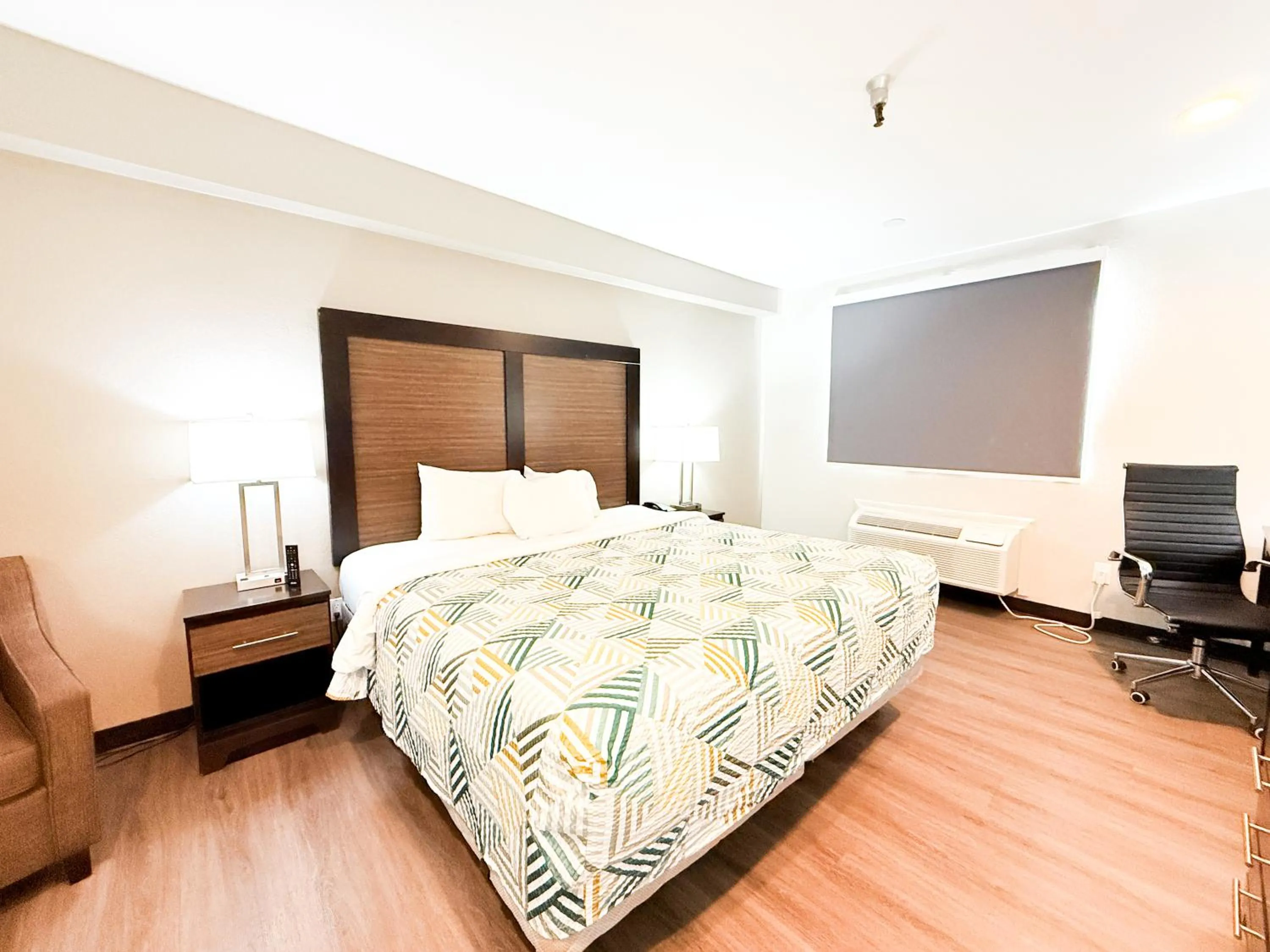 Bedroom, Bed in Motel 6 Tucson, AZ Airport Kino Sports Complex