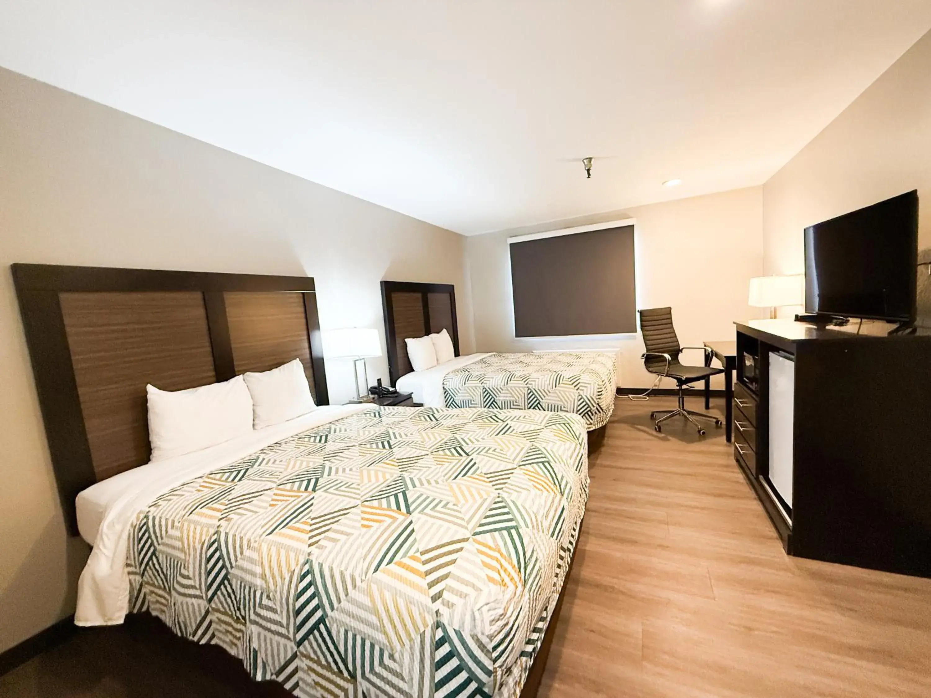 Bedroom, Bed in Motel 6 Tucson, AZ Airport Kino Sports Complex Bedroom, Bed in Motel 6 Tucson, AZ Airport Kino Sports Complex