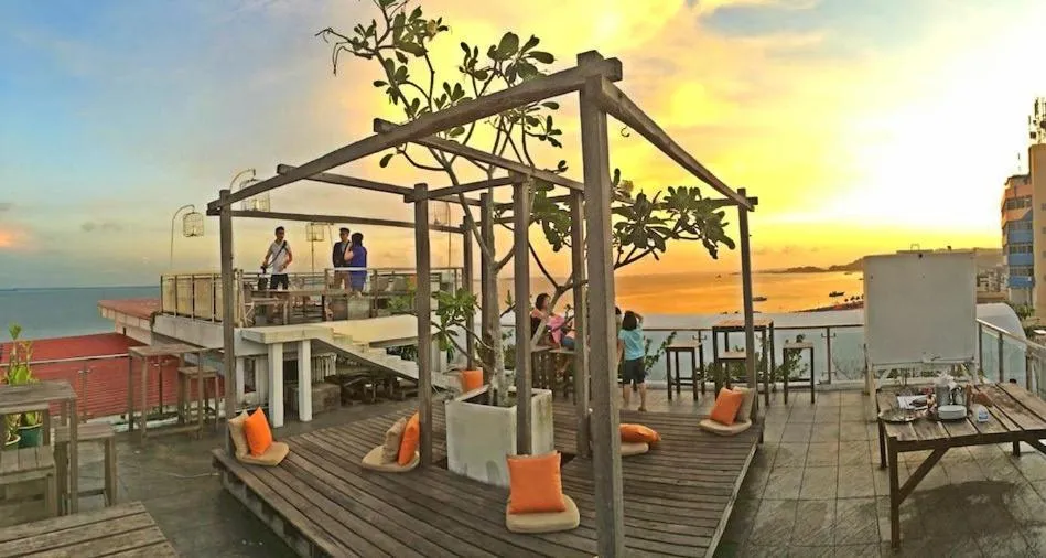 Restaurant/places to eat in Hello Kitty Signature Suite