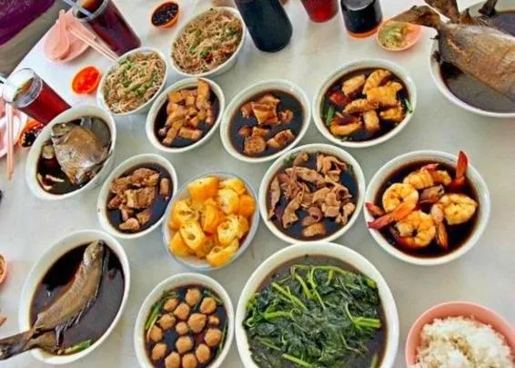 Restaurant/places to eat in Hello Kitty Signature Suite