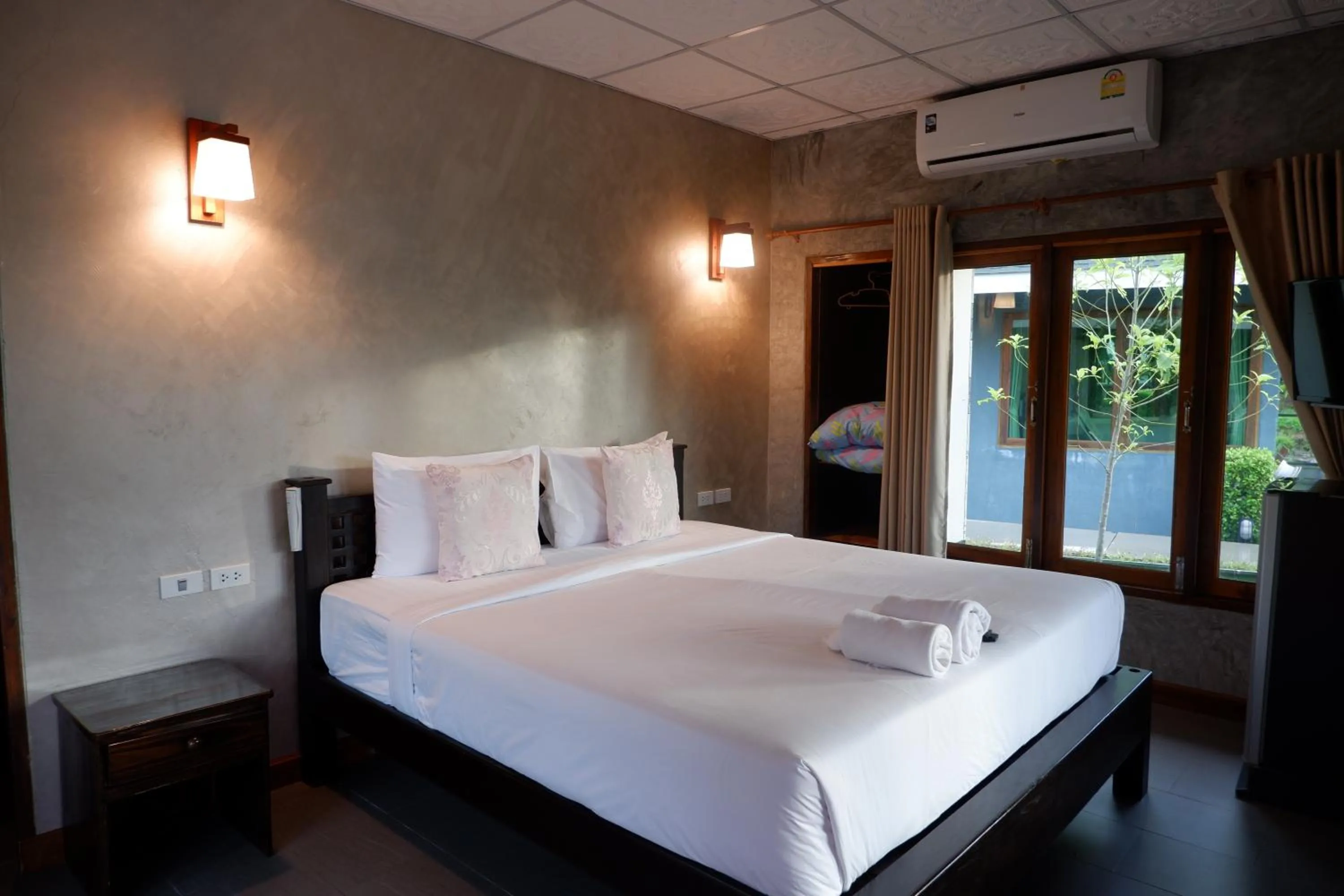 Bed in Nok Chan Mee Na