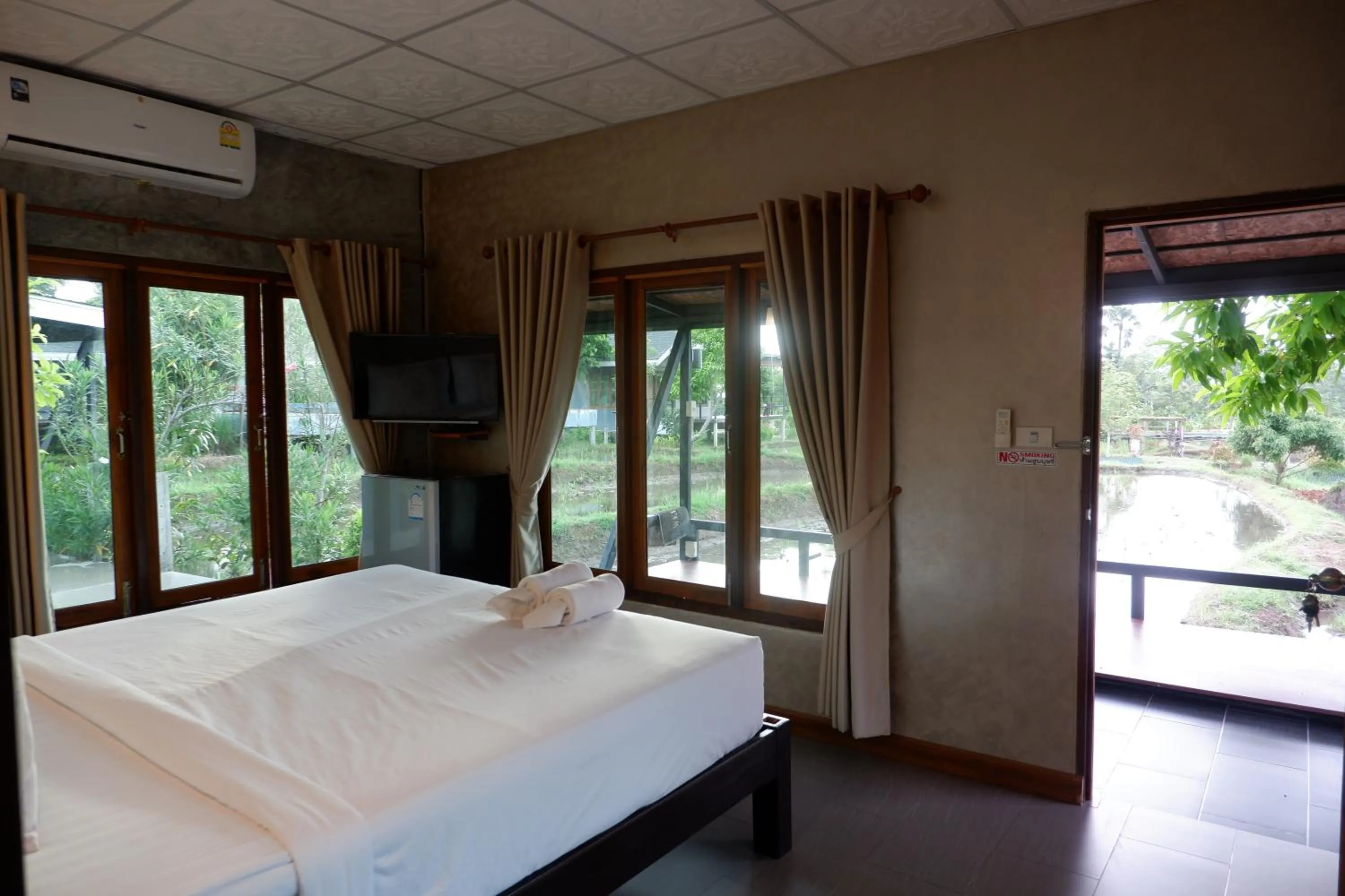 Bed in Nok Chan Mee Na