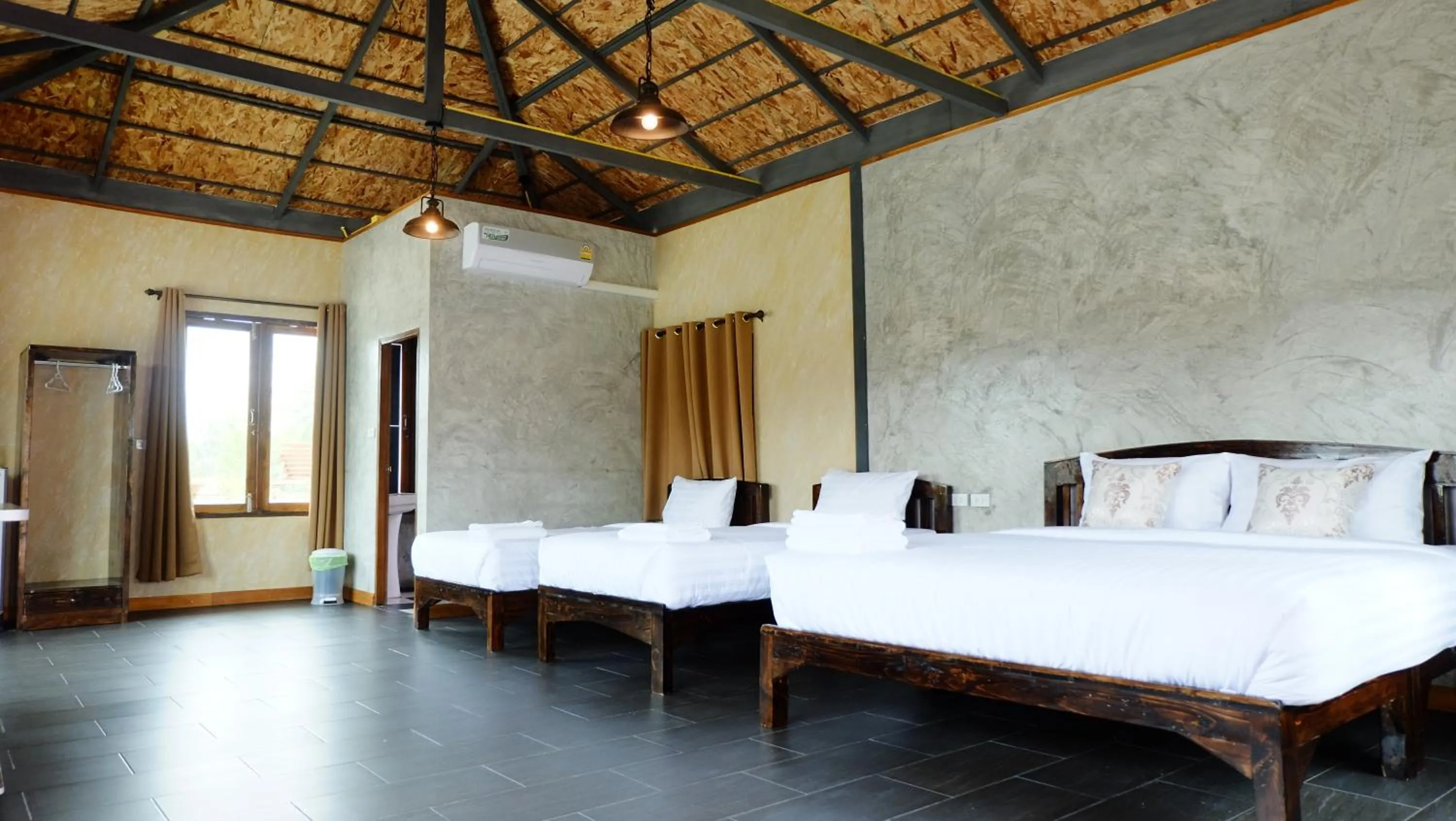 Bed in Nok Chan Mee Na