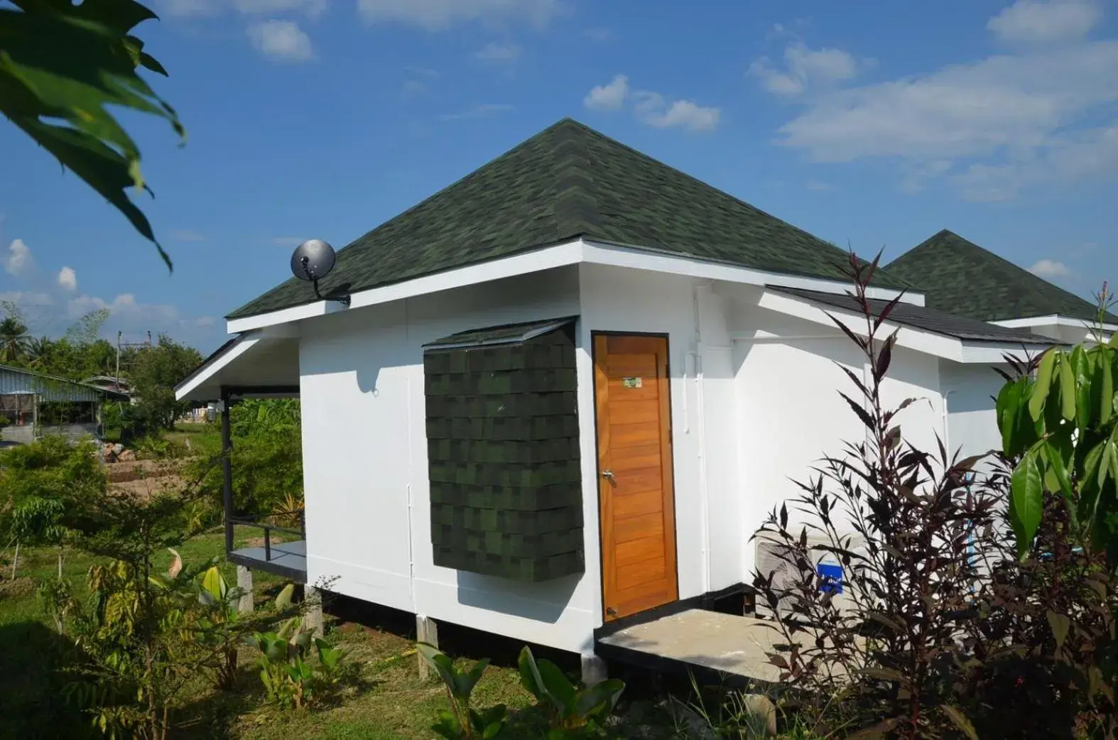 Property building in Nok Chan Mee Na Property building in Nok Chan Mee Na