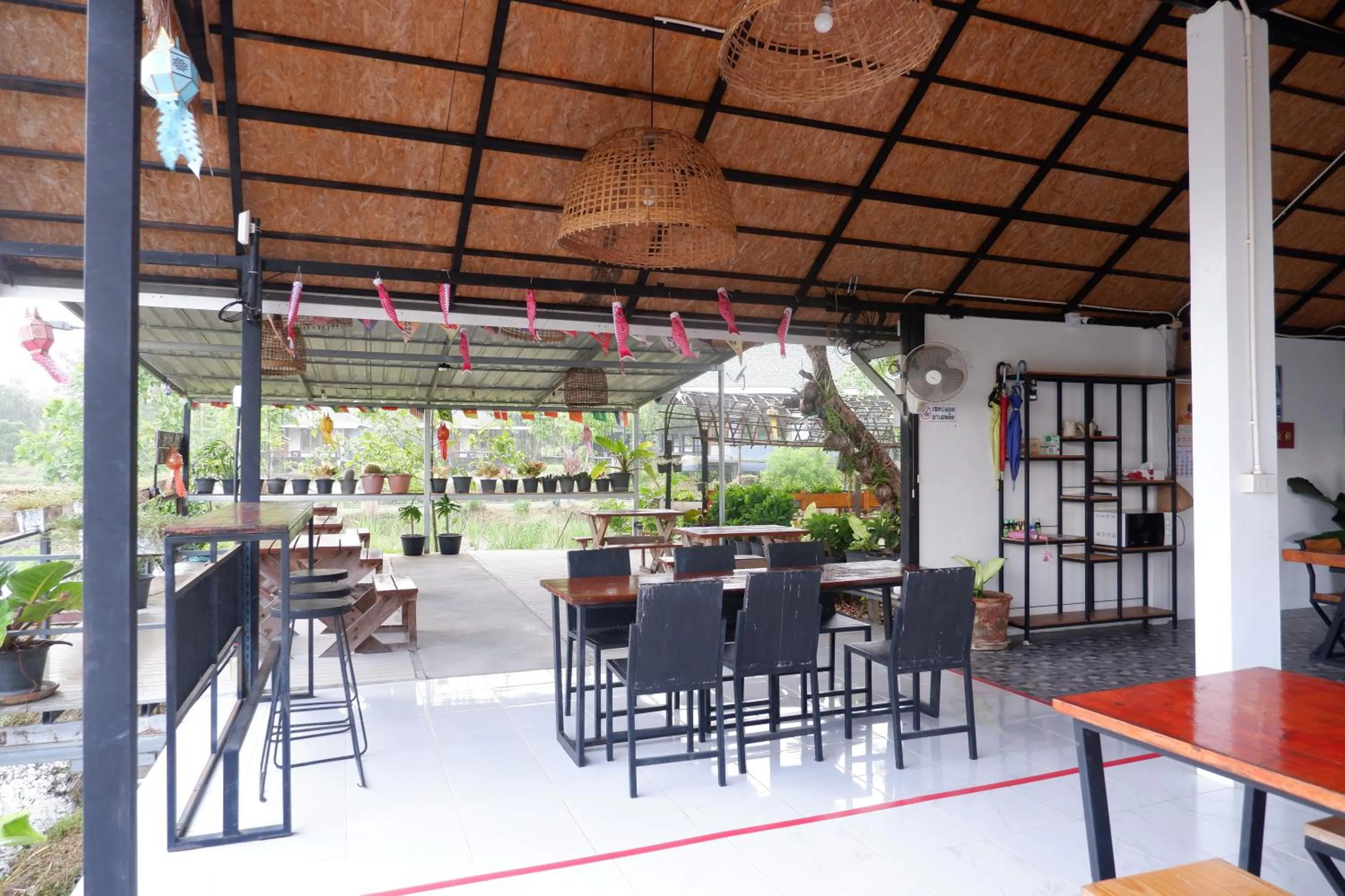 Restaurant/places to eat in Nok Chan Mee Na