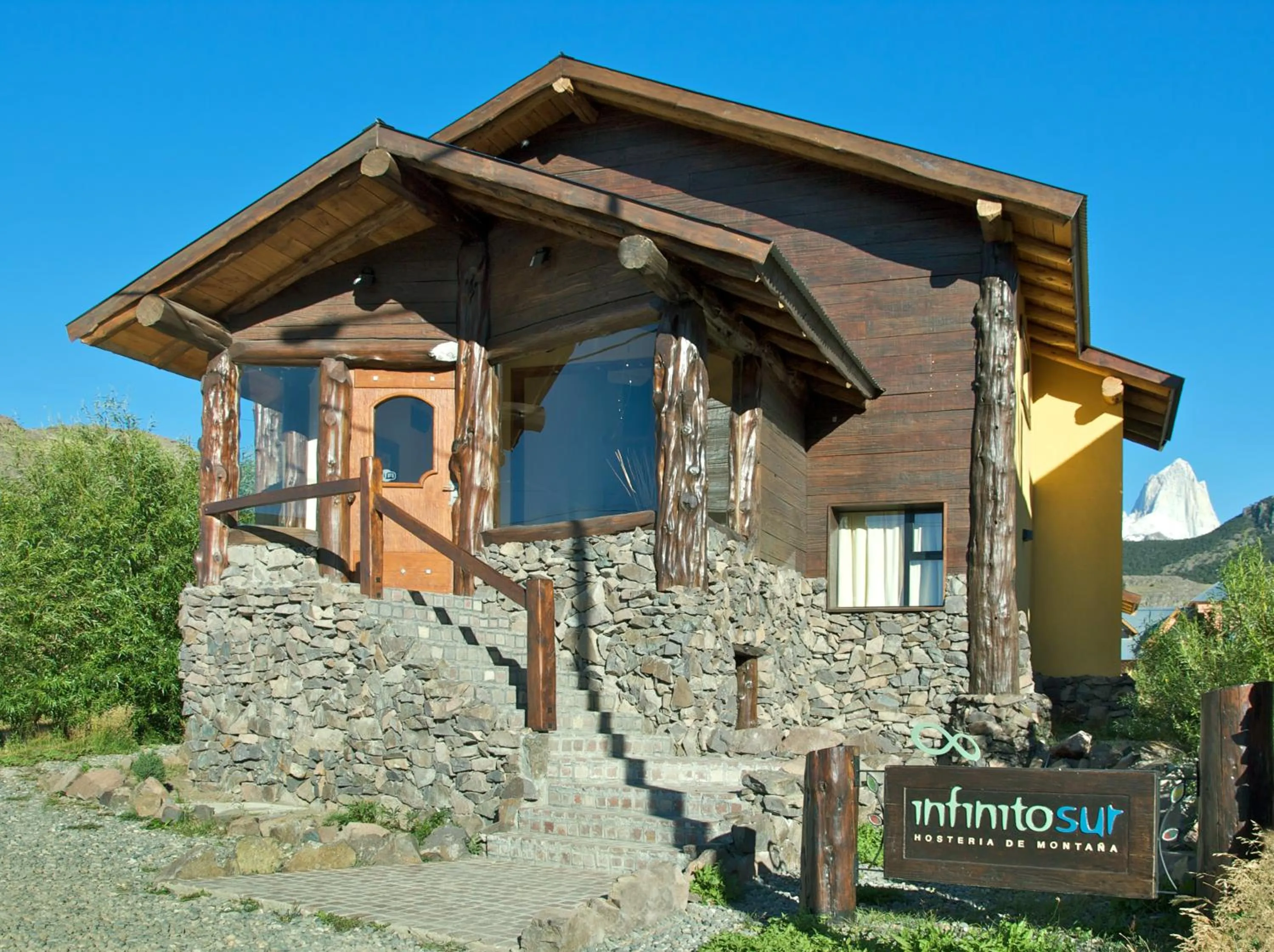 Property building in Infinito Sur