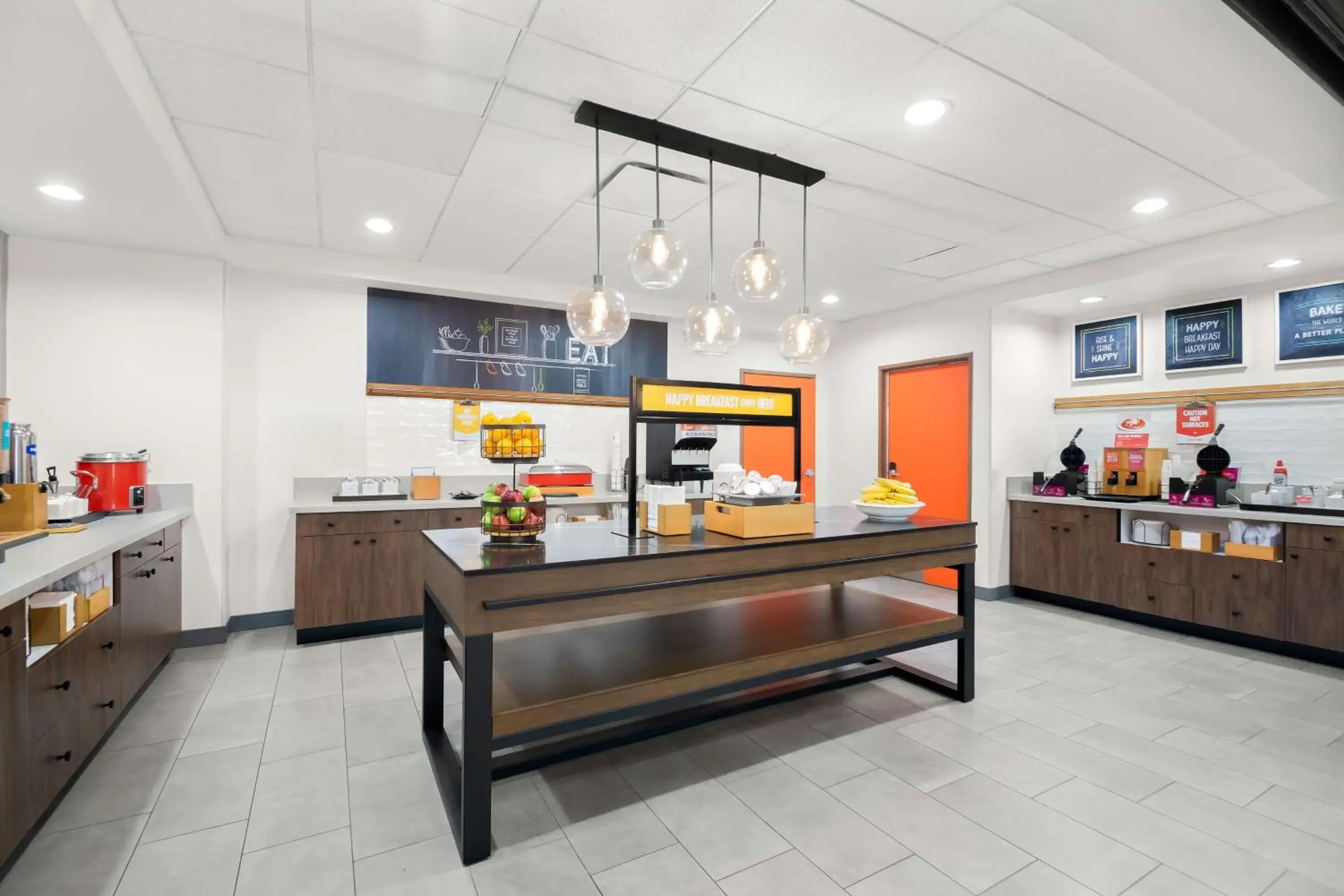 Breakfast in Hampton Inn & Suites Phoenix/Gilbert Breakfast in Hampton Inn & Suites Phoenix/Gilbert