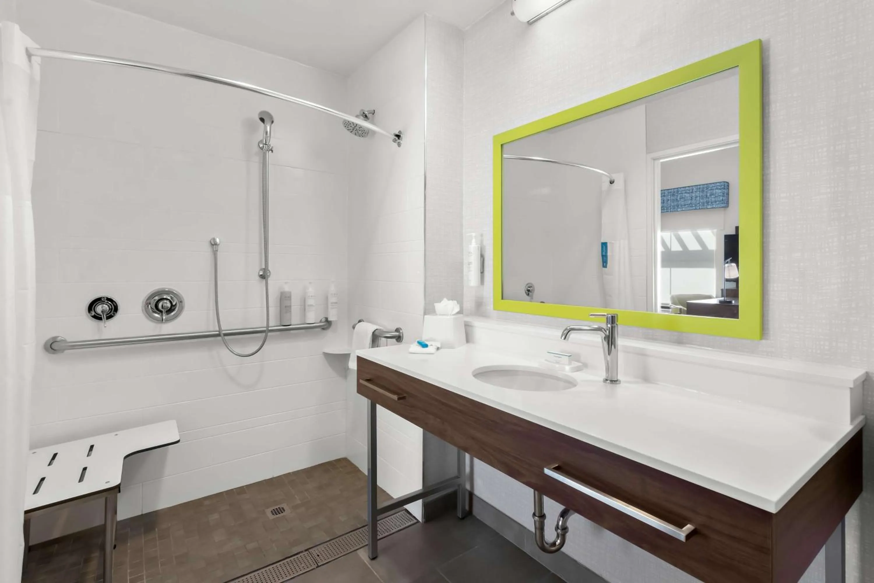 Bathroom in Hampton Inn & Suites Phoenix/Gilbert