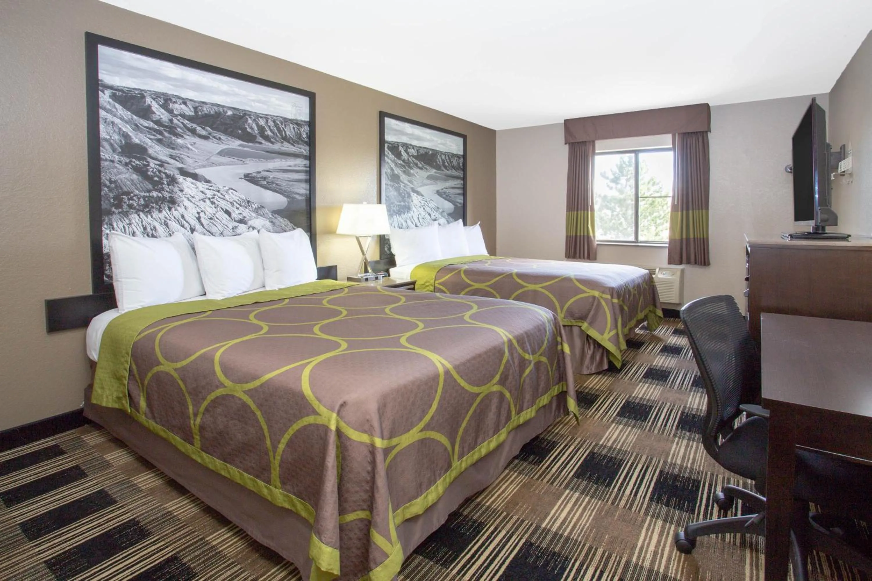 Bedroom, Bed in Super 8 by Wyndham Billings