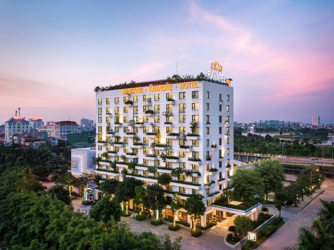 Property building in Ravatel Luxury Hotel Bac Giang