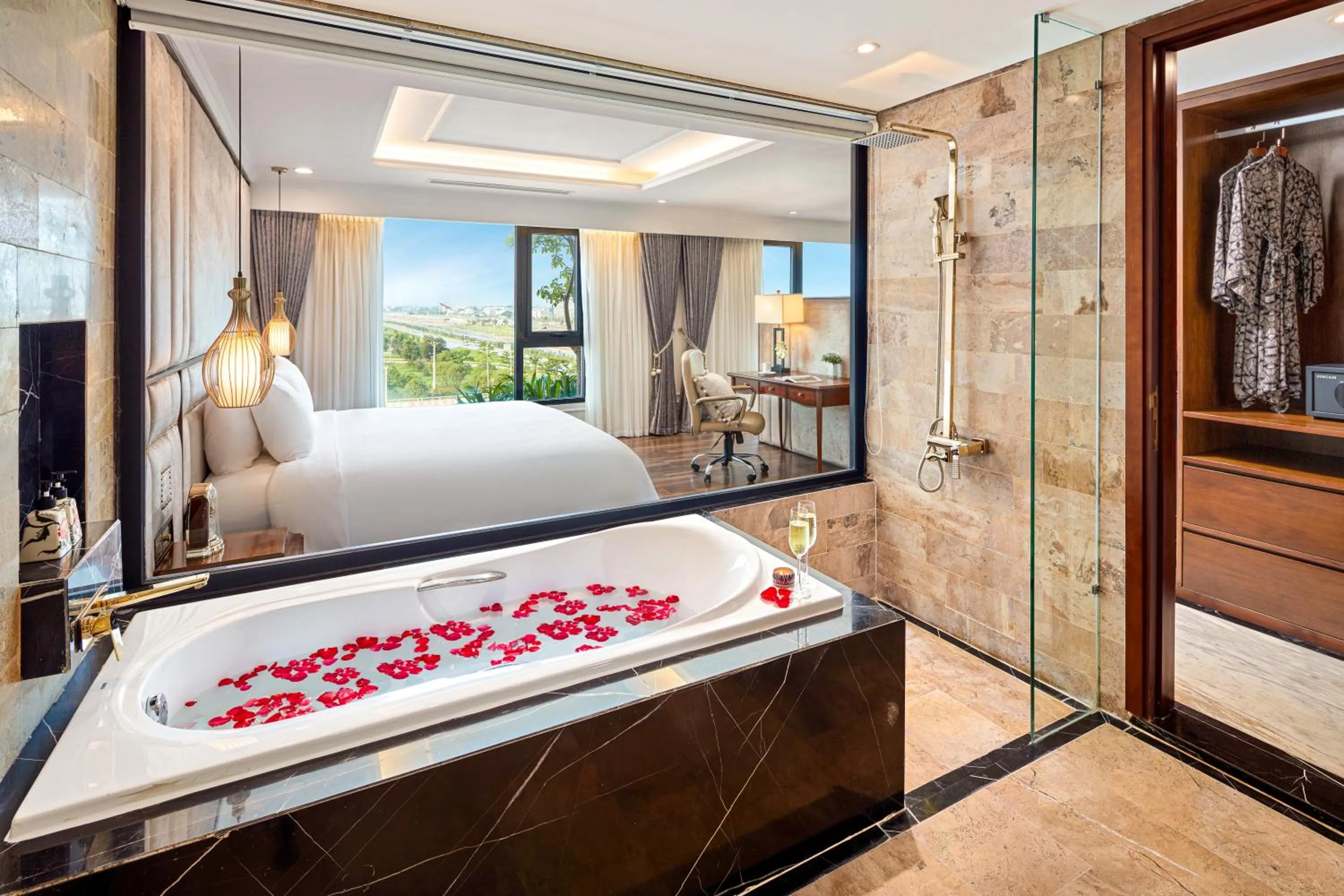 Massage, Bed in Ravatel Luxury Hotel Bac Giang