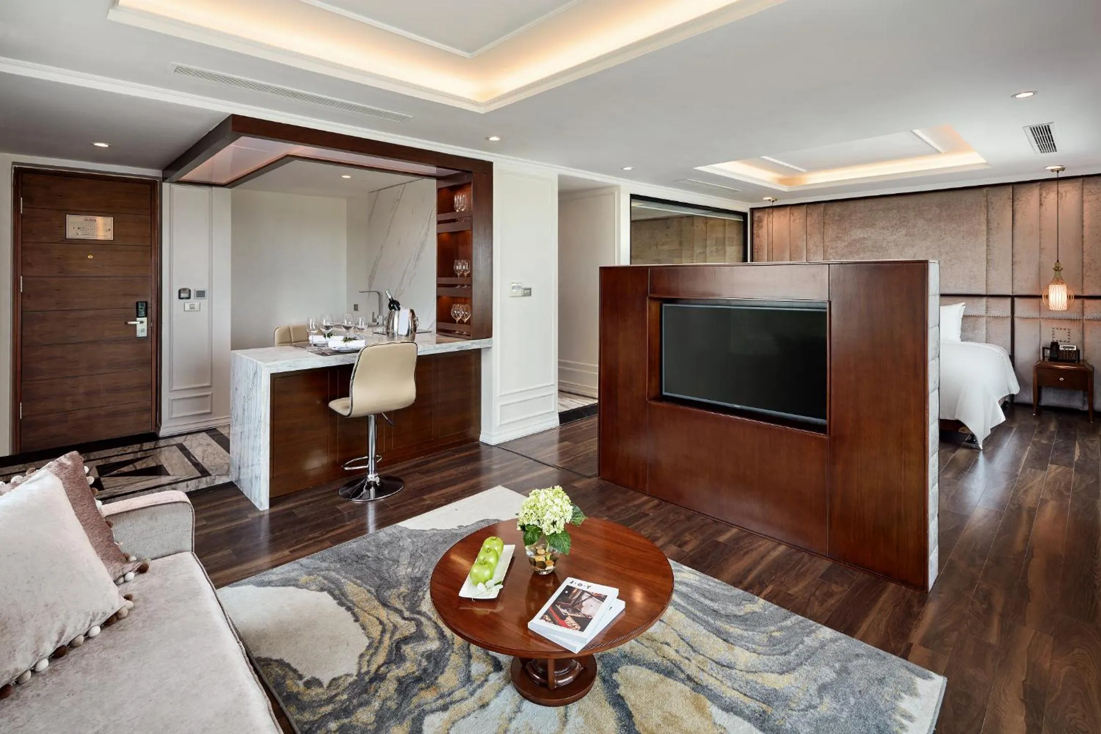 TV and multimedia in Ravatel Luxury Hotel Bac Giang