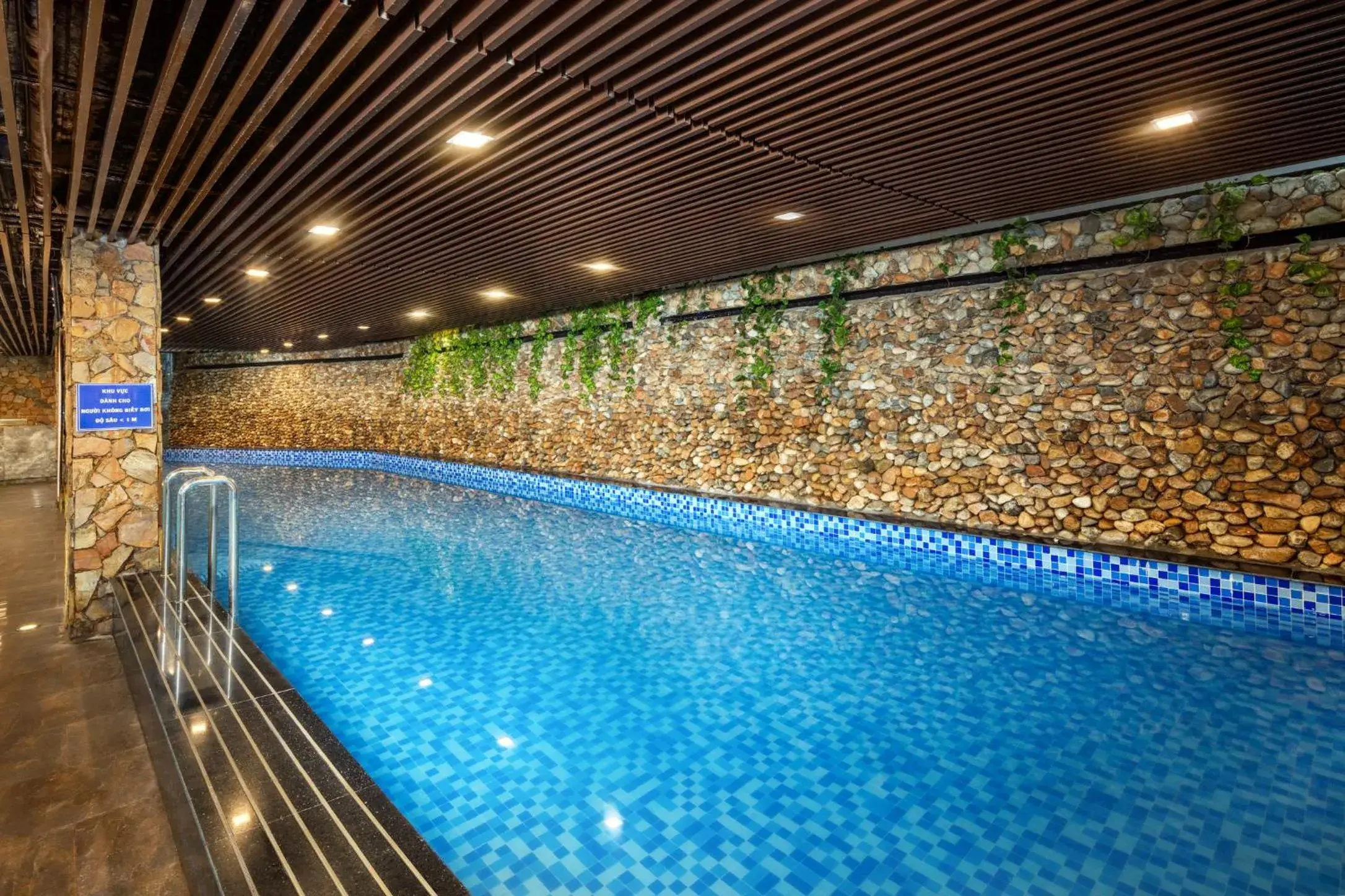 Swimming pool in Ravatel Luxury Hotel Bac Giang Swimming pool in Ravatel Luxury Hotel Bac Giang