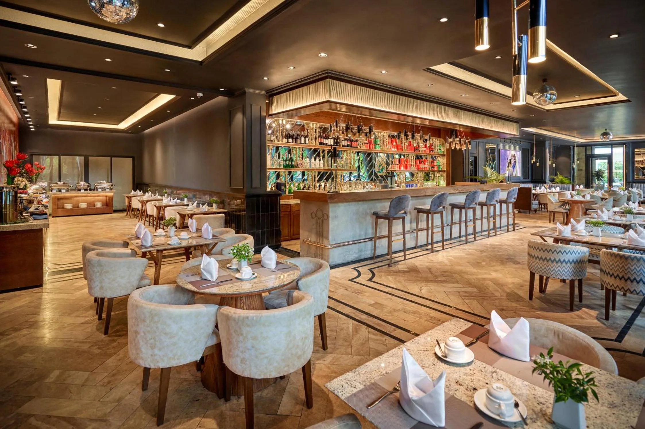 Restaurant/places to eat in Ravatel Luxury Hotel Bac Giang