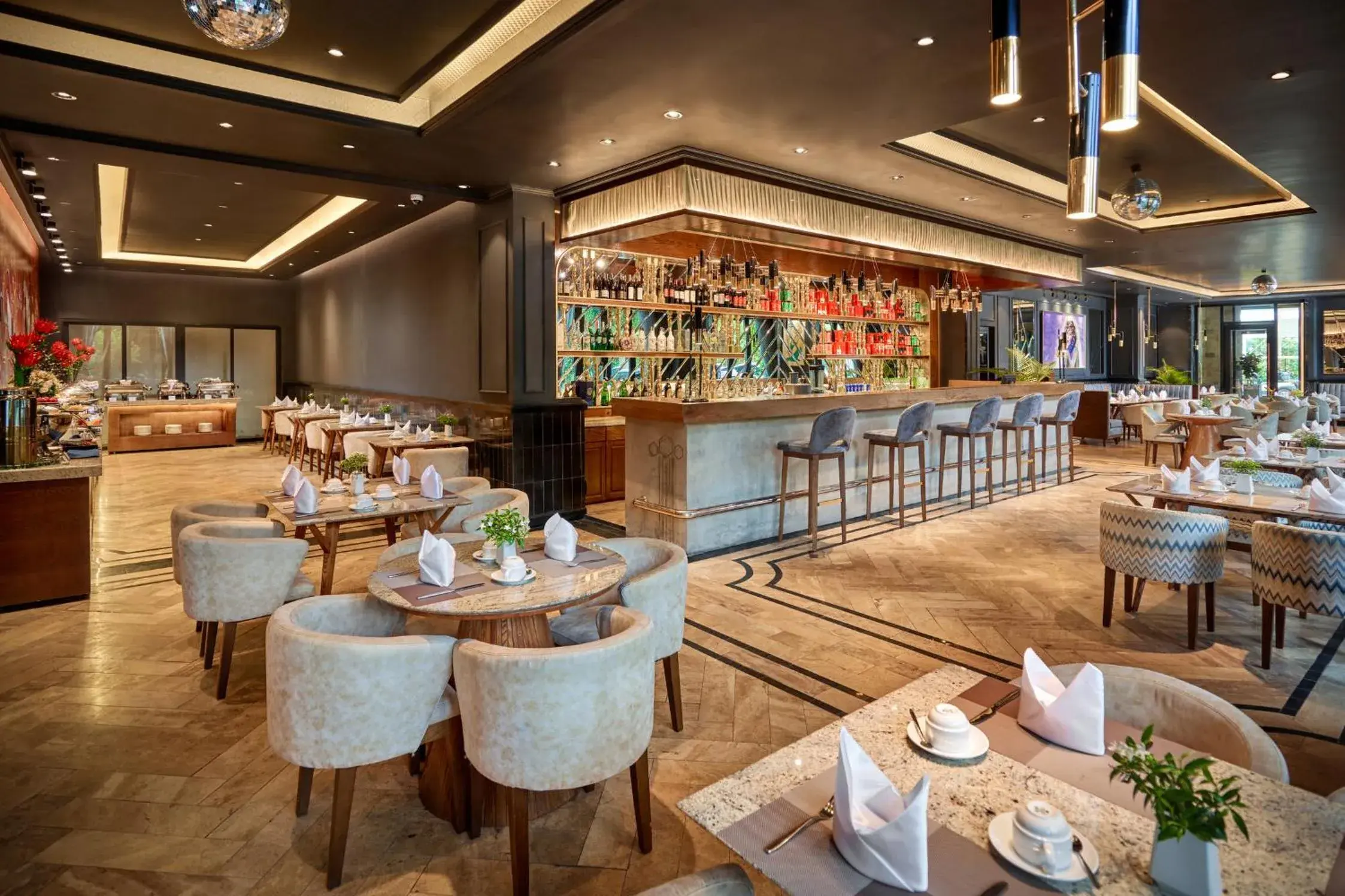 Restaurant/places to eat in Ravatel Luxury Hotel Bac Giang Restaurant/places to eat in Ravatel Luxury Hotel Bac Giang