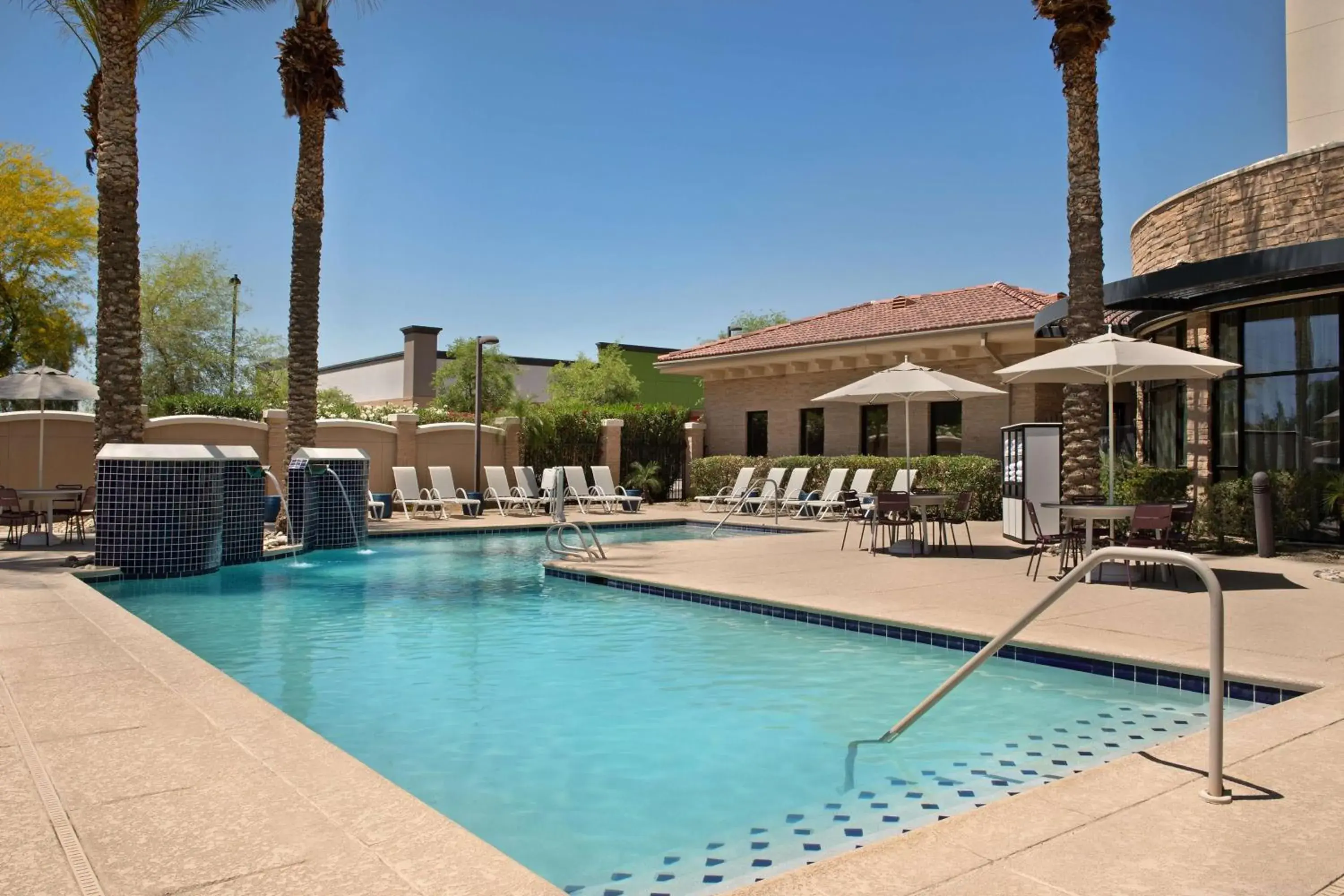 Pool view in Hilton Phoenix Chandler Pool view in Hilton Phoenix Chandler