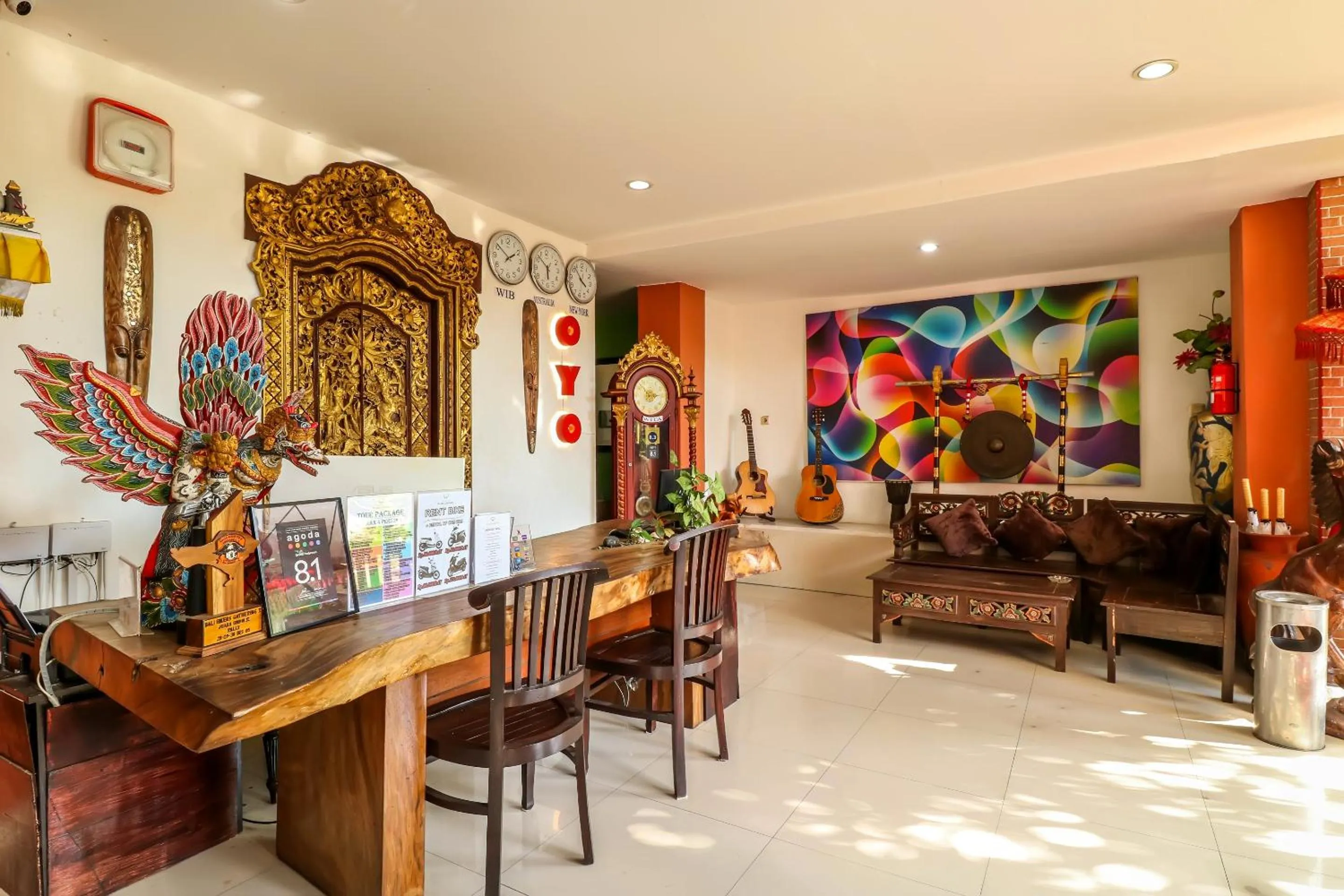 Lobby or reception in Capital O 1666 Grand Pudjawan Hotel Near Kuta Beach