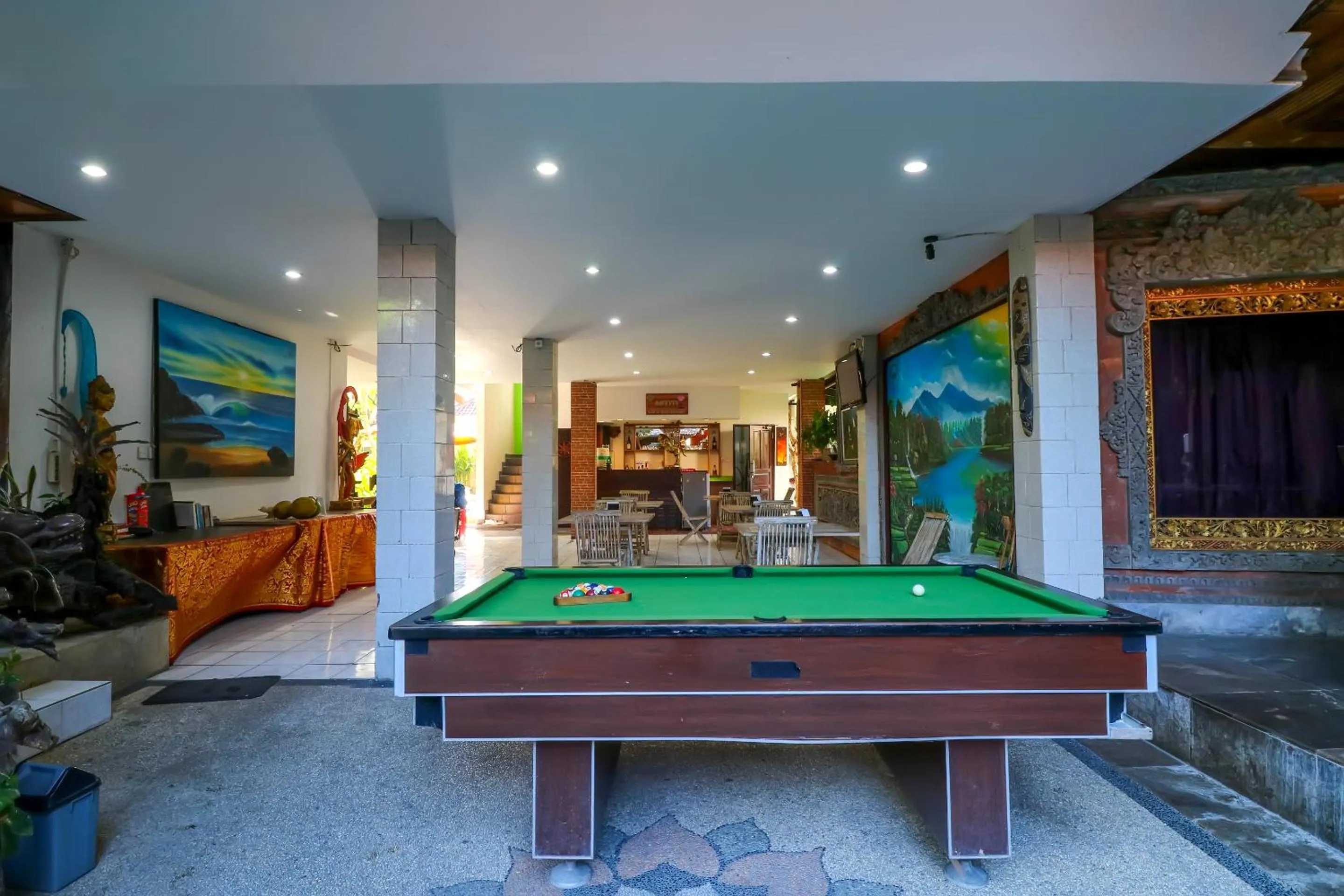 Billiard in Capital O 1666 Grand Pudjawan Hotel Near Kuta Beach