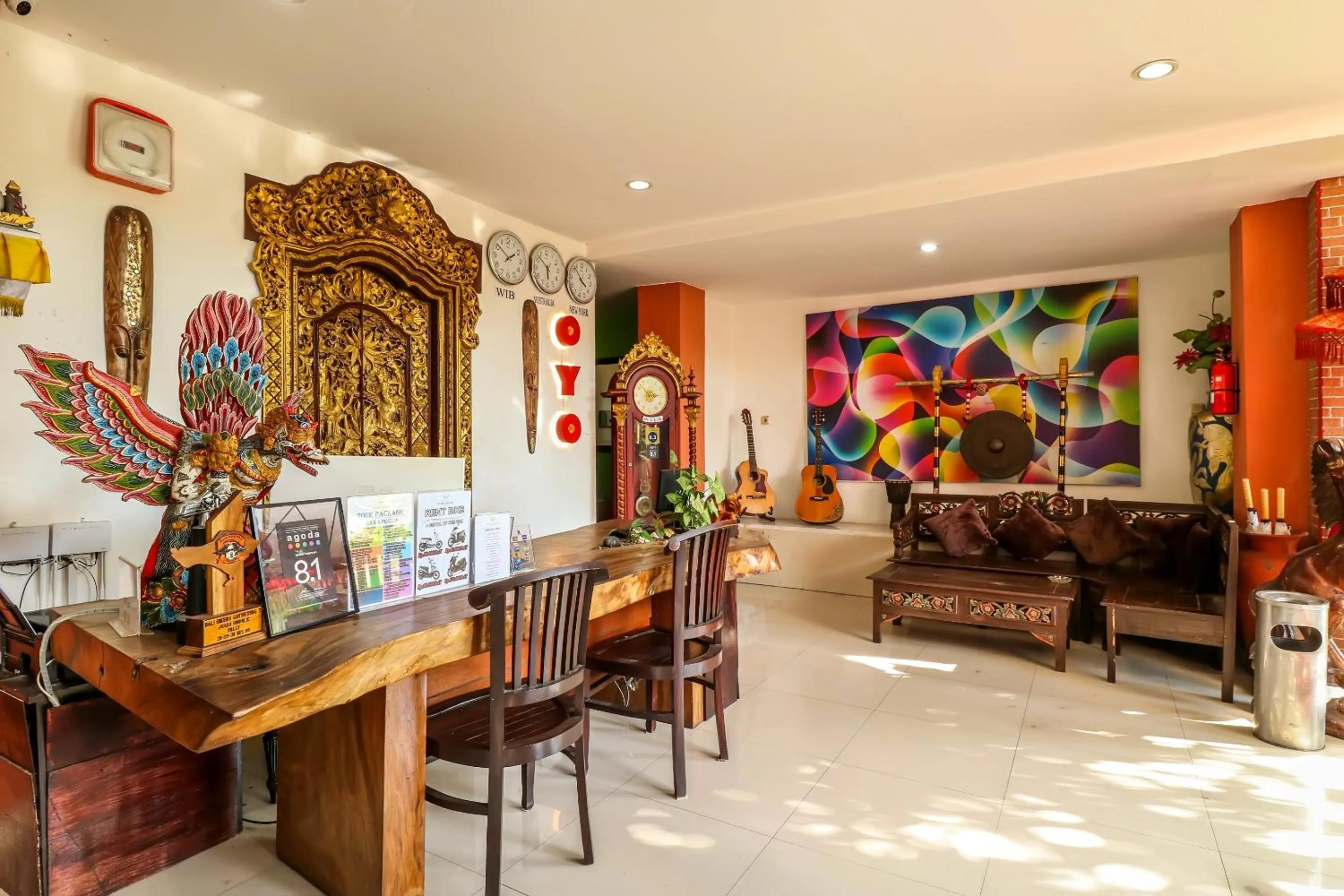 Lobby or reception in Capital O 1666 Grand Pudjawan Hotel Near Kuta Beach