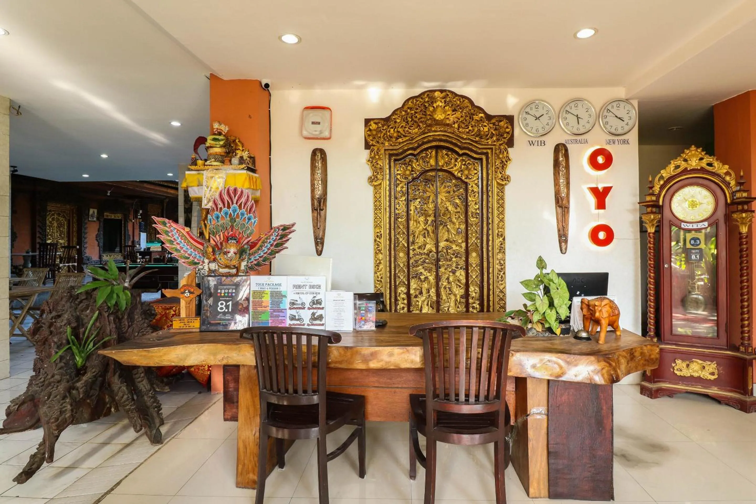 Lobby or reception in Capital O 1666 Grand Pudjawan Hotel Near Kuta Beach