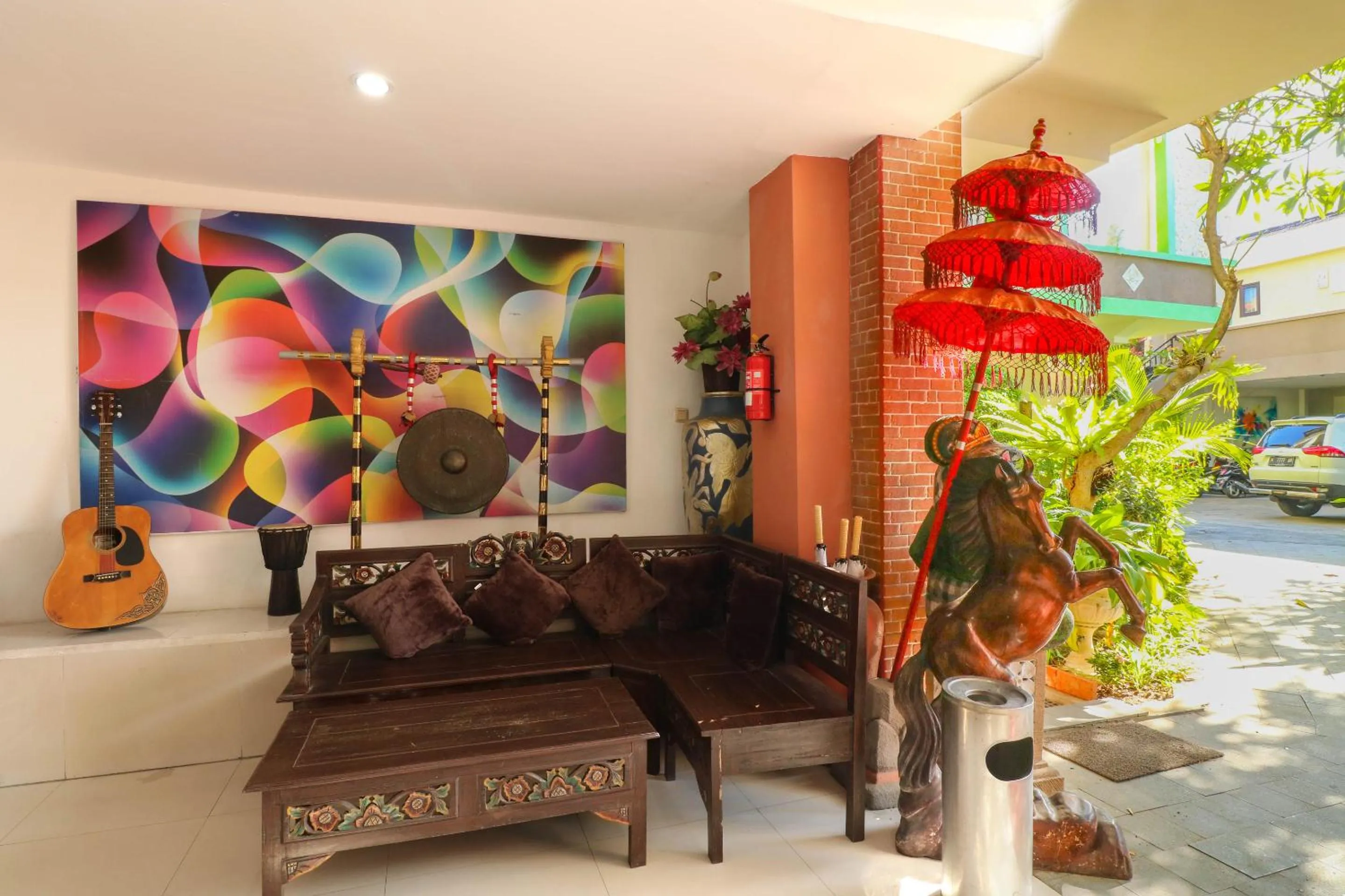 Lobby or reception in Capital O 1666 Grand Pudjawan Hotel Near Kuta Beach